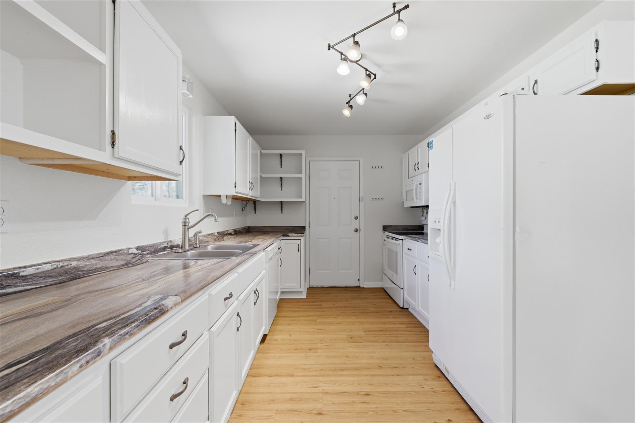 250 E Keanahalululu LN