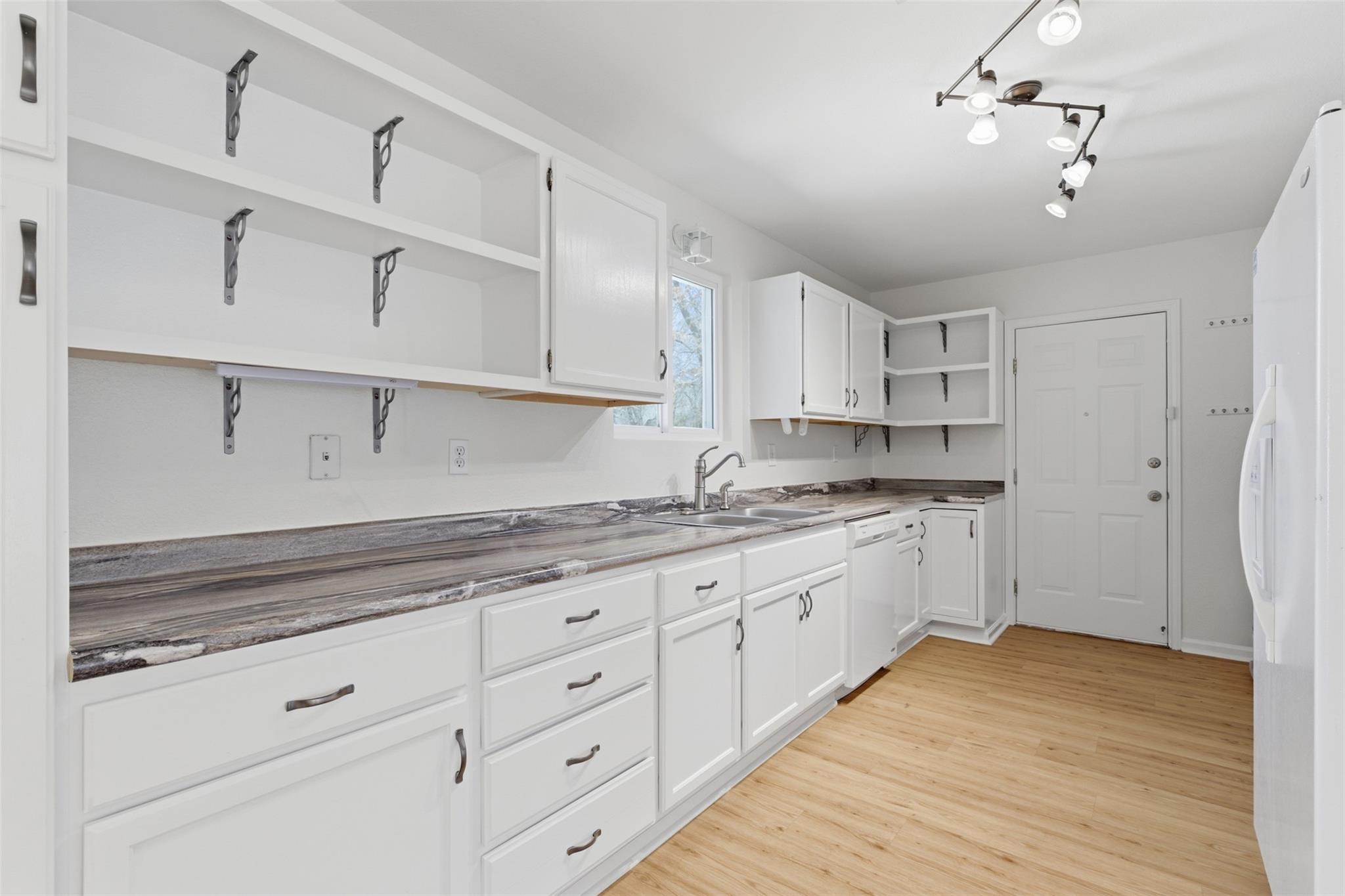 250 E Keanahalululu LN