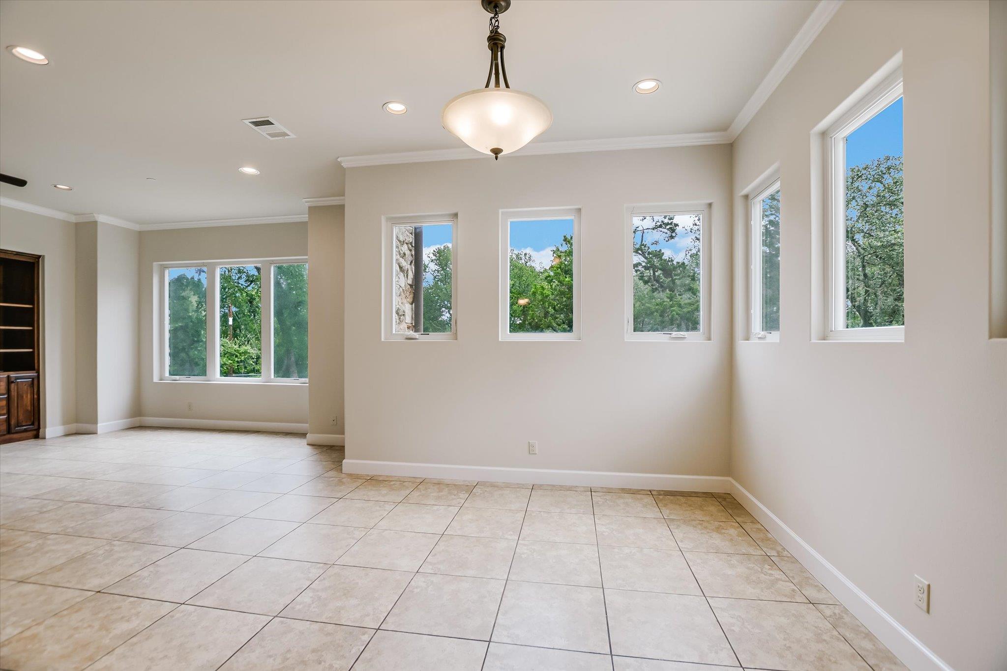 11 Inwood CIR