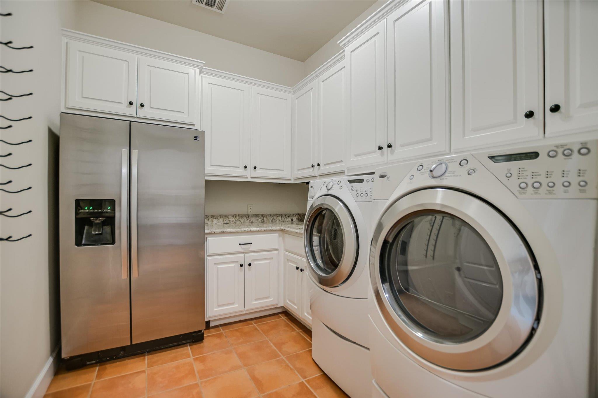 11 Inwood CIR