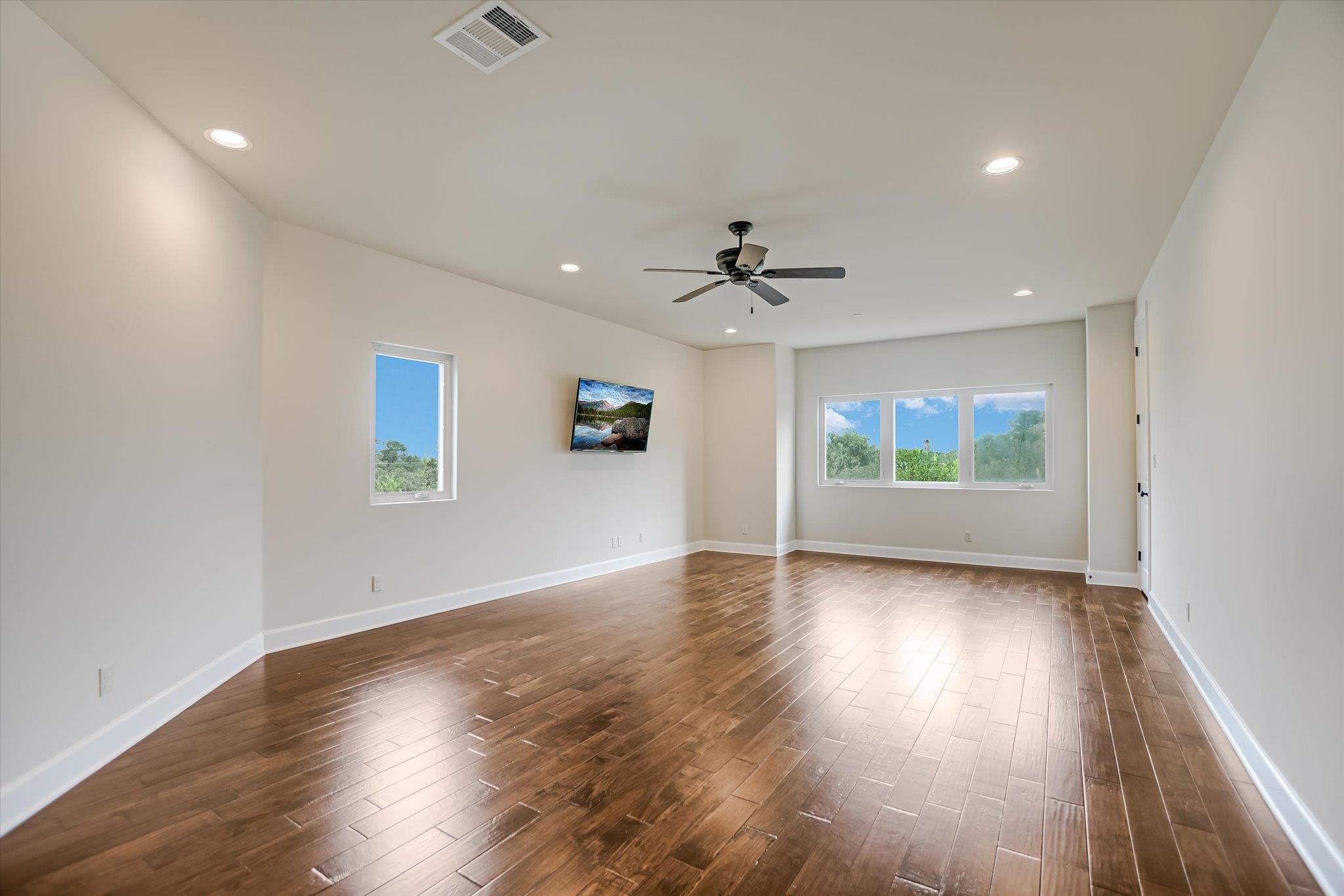 11 Inwood CIR