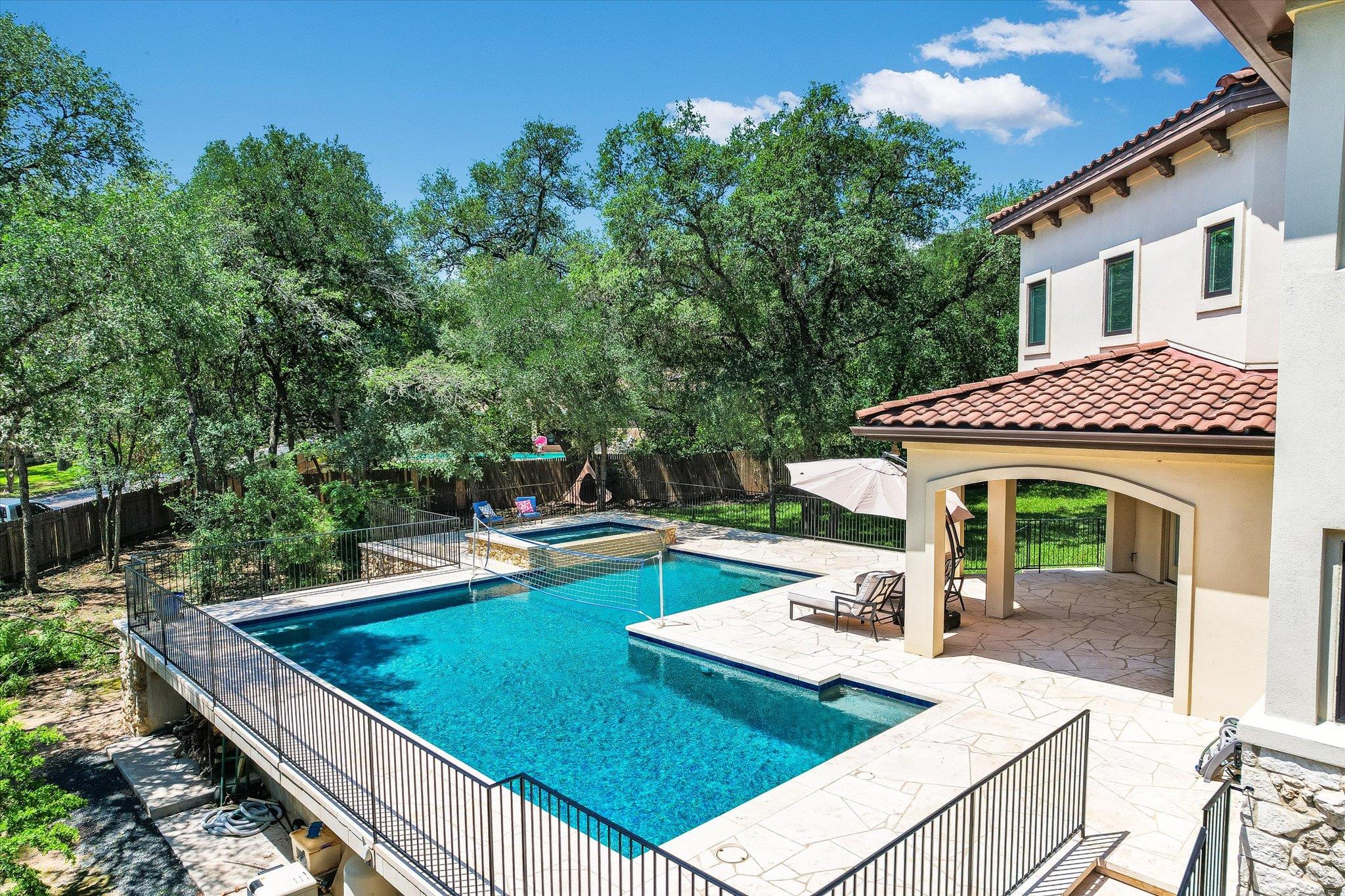 11 Inwood CIR