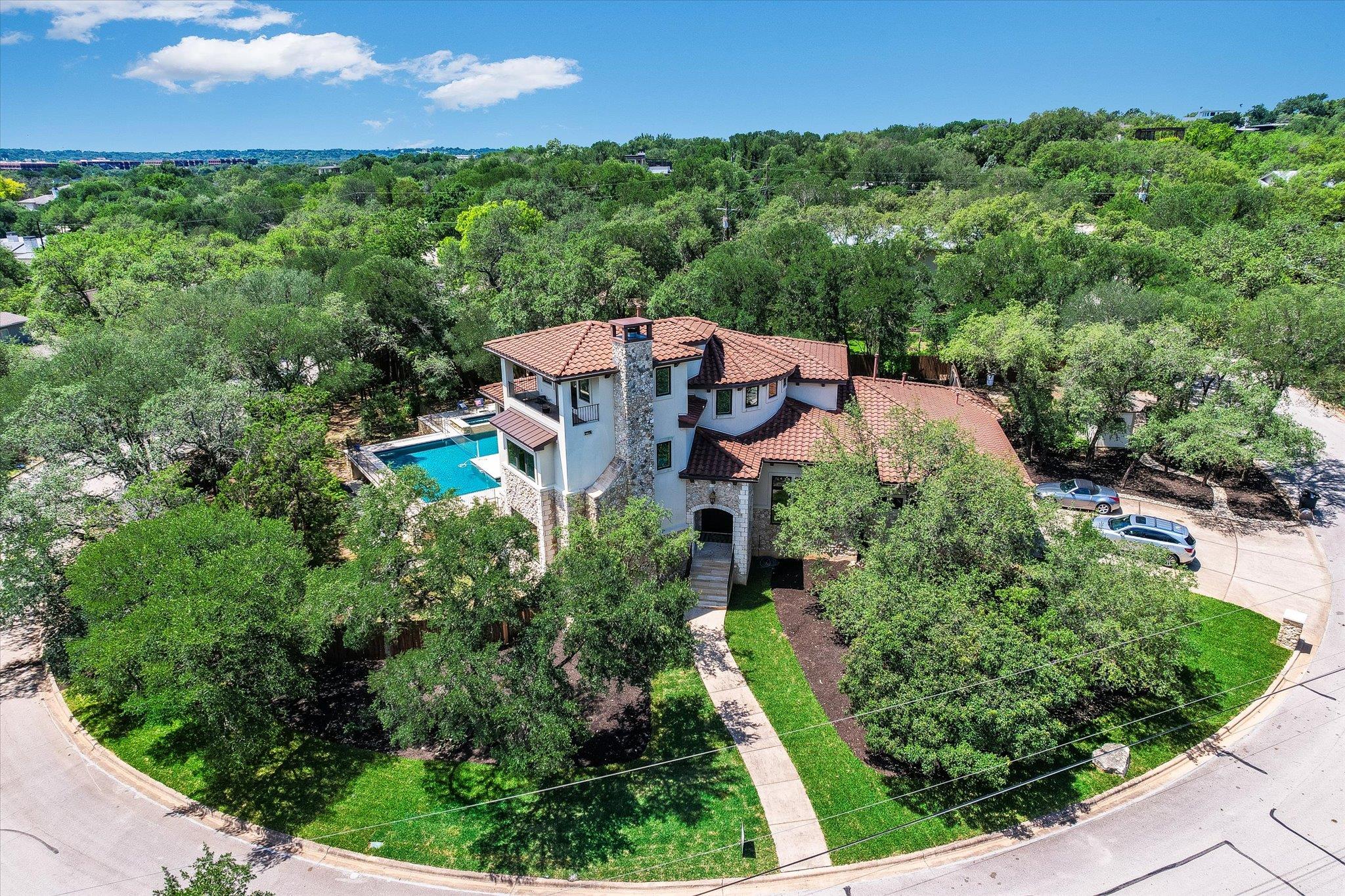 11 Inwood CIR