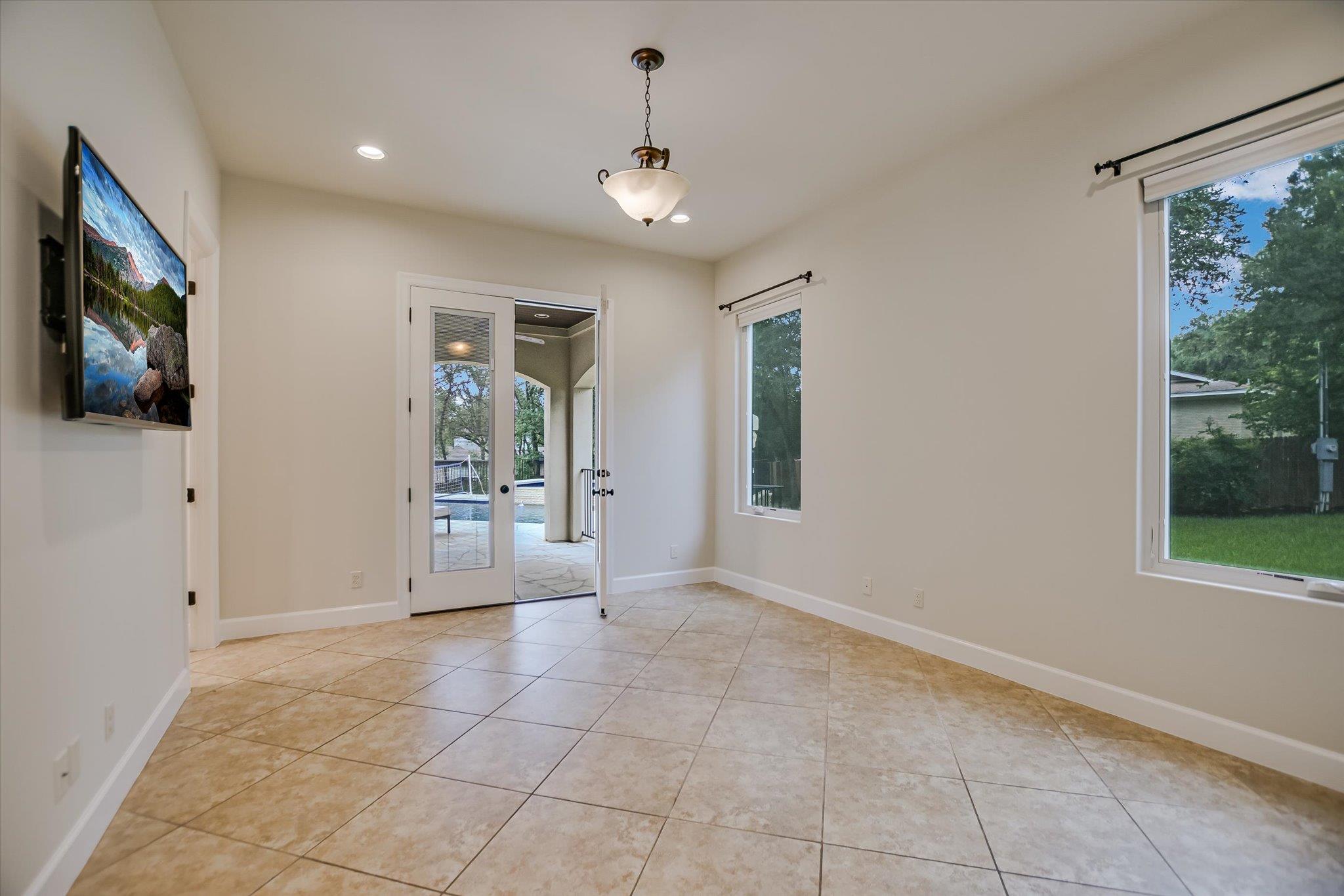 11 Inwood CIR