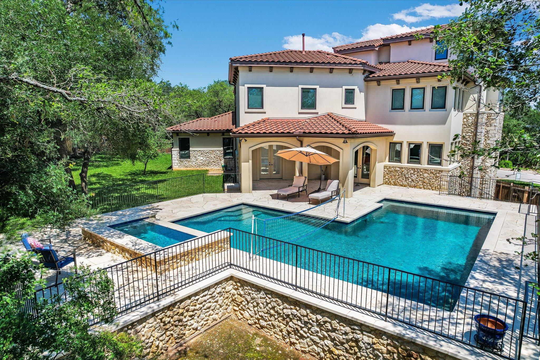 11 Inwood CIR