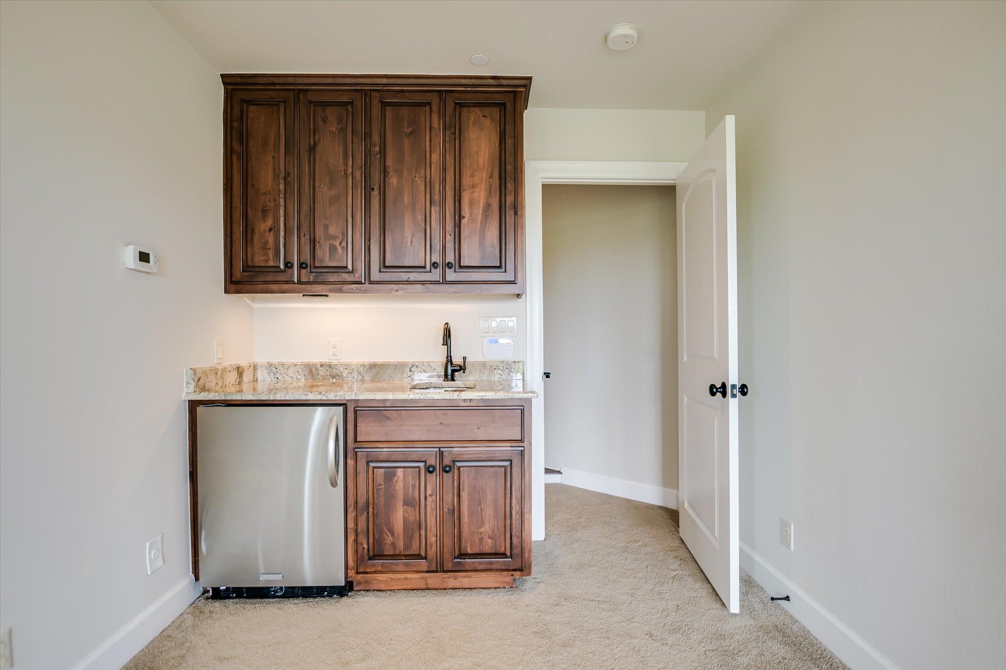 11 Inwood CIR