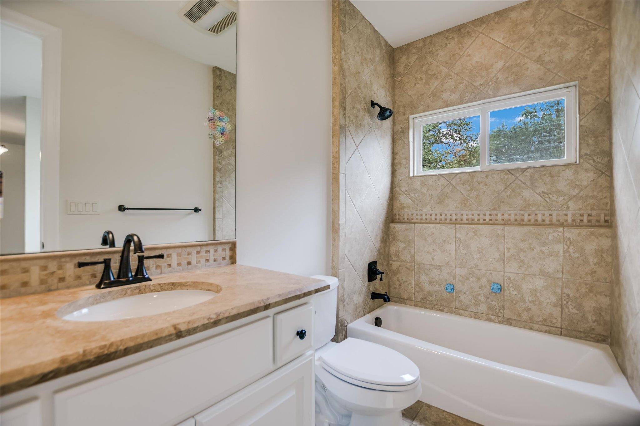 11 Inwood CIR