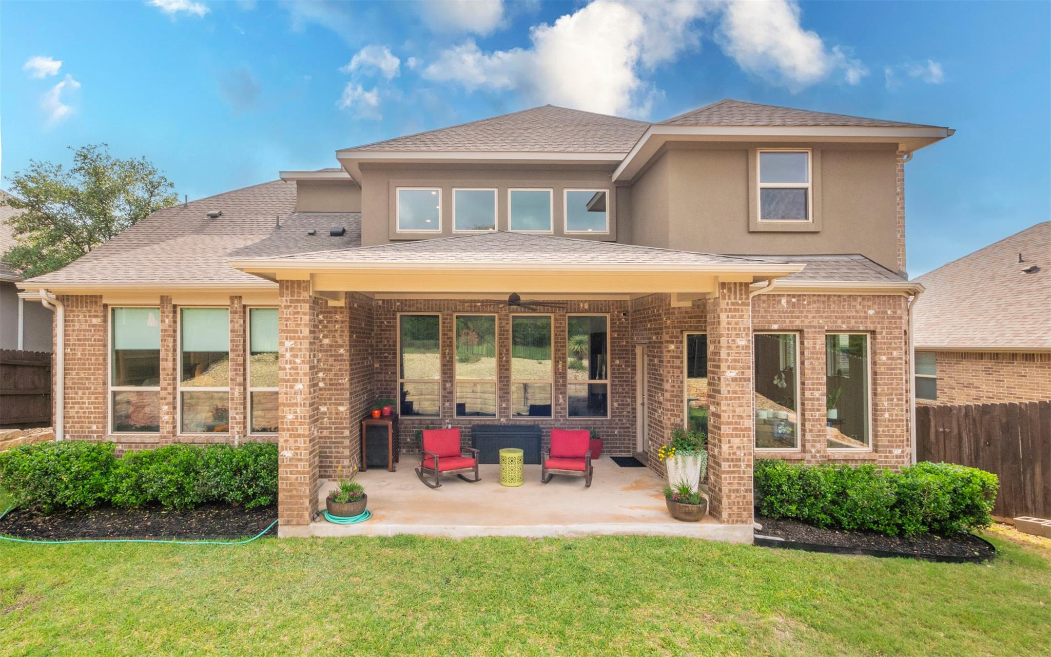 909 Catalina LN