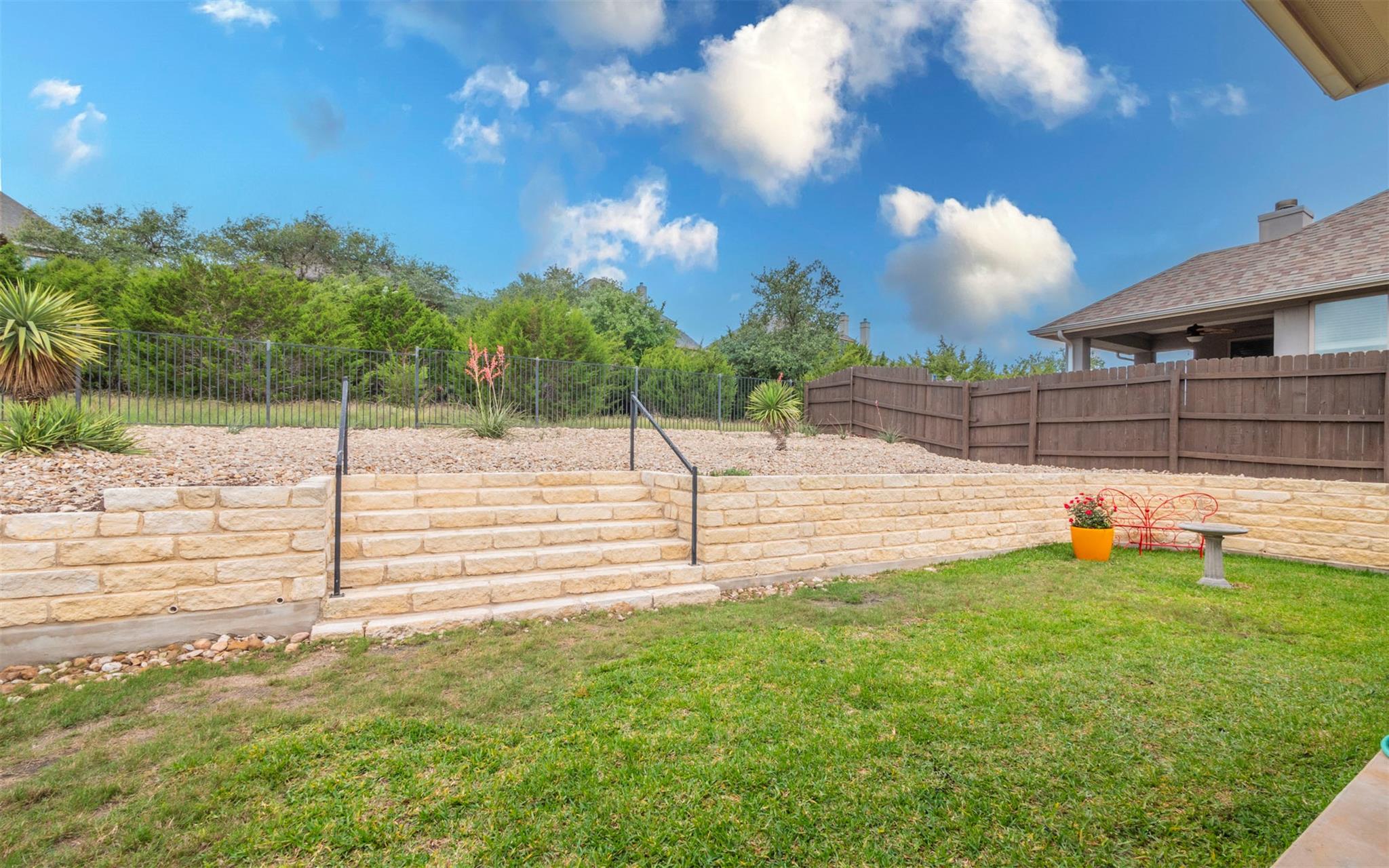 909 Catalina LN
