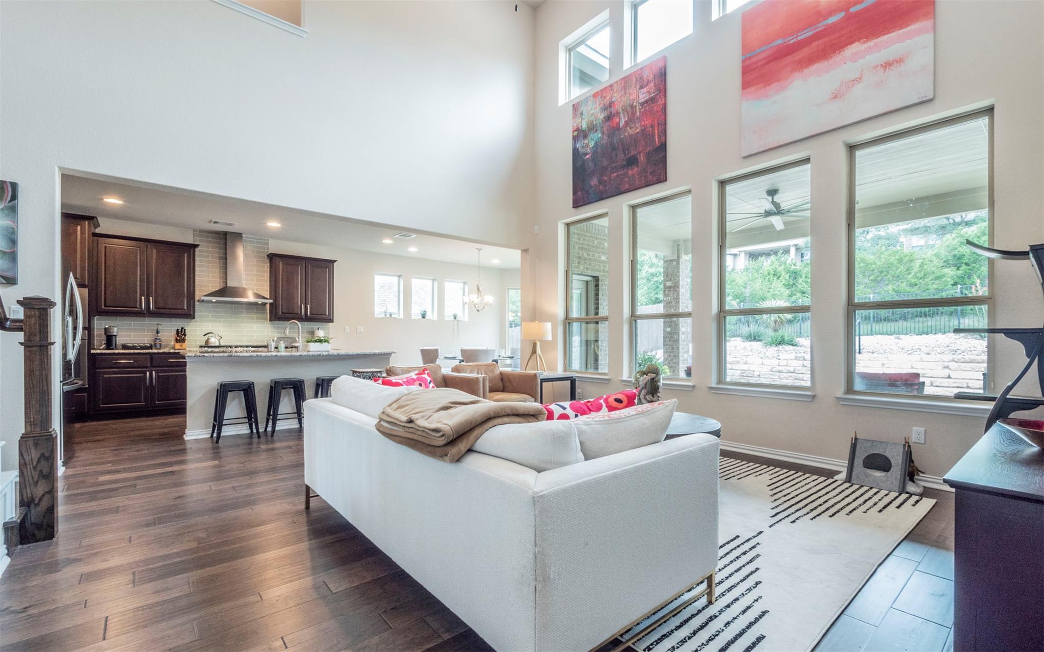 909 Catalina LN