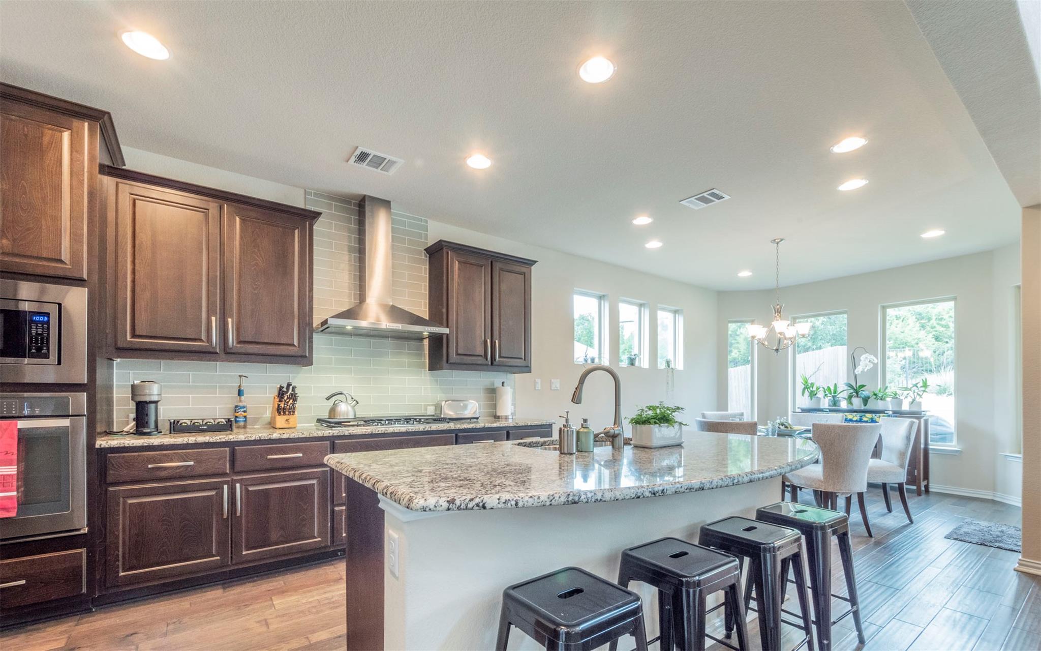 909 Catalina LN