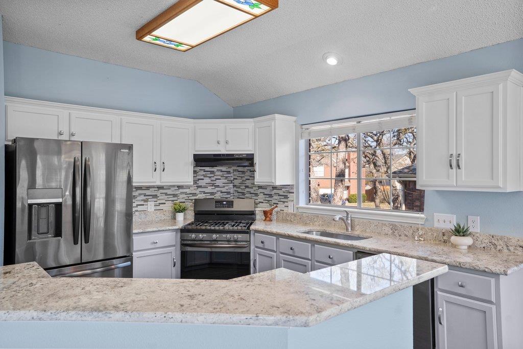 11019 Whiskey River DR