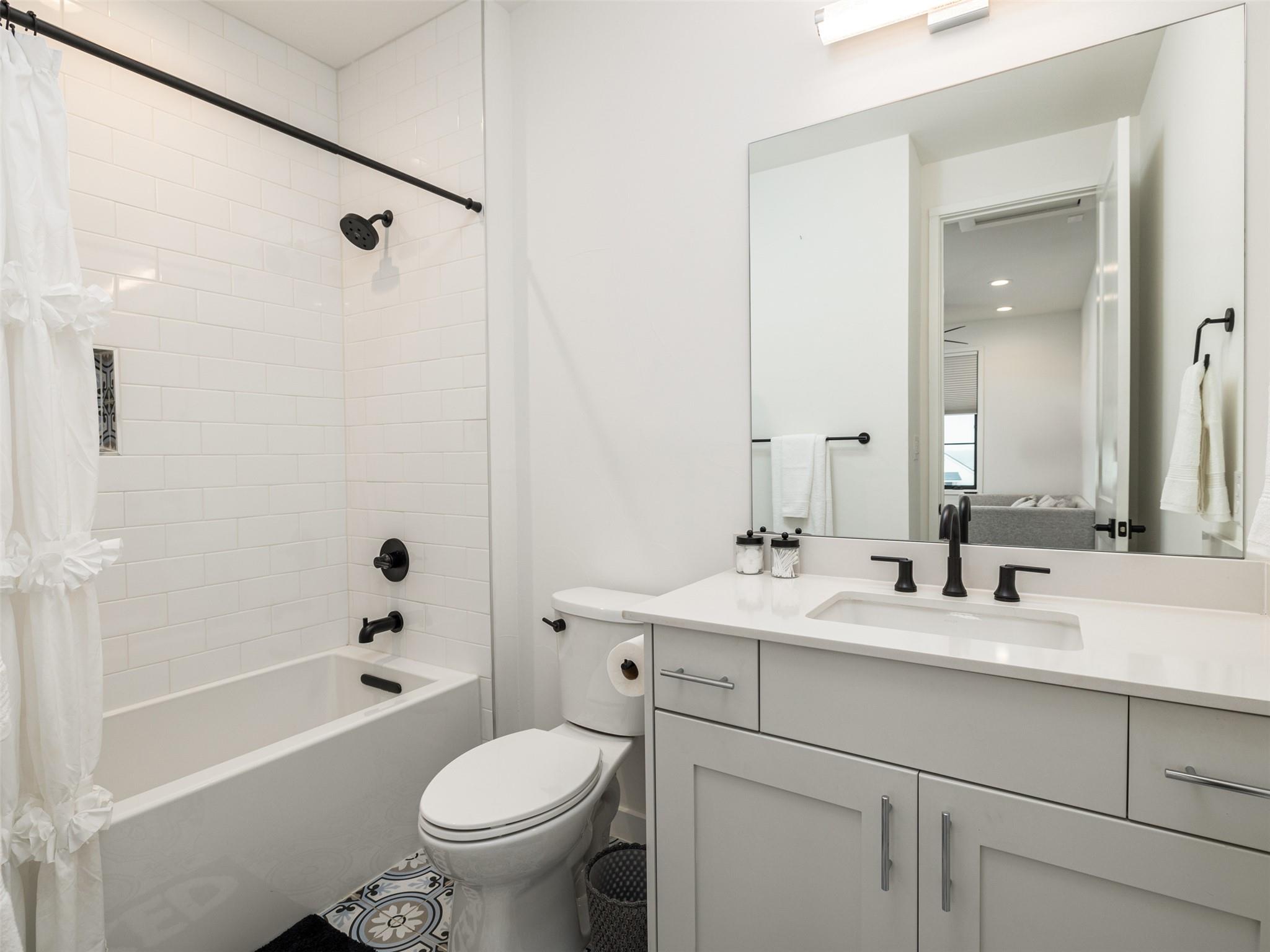 800 Emilia CT