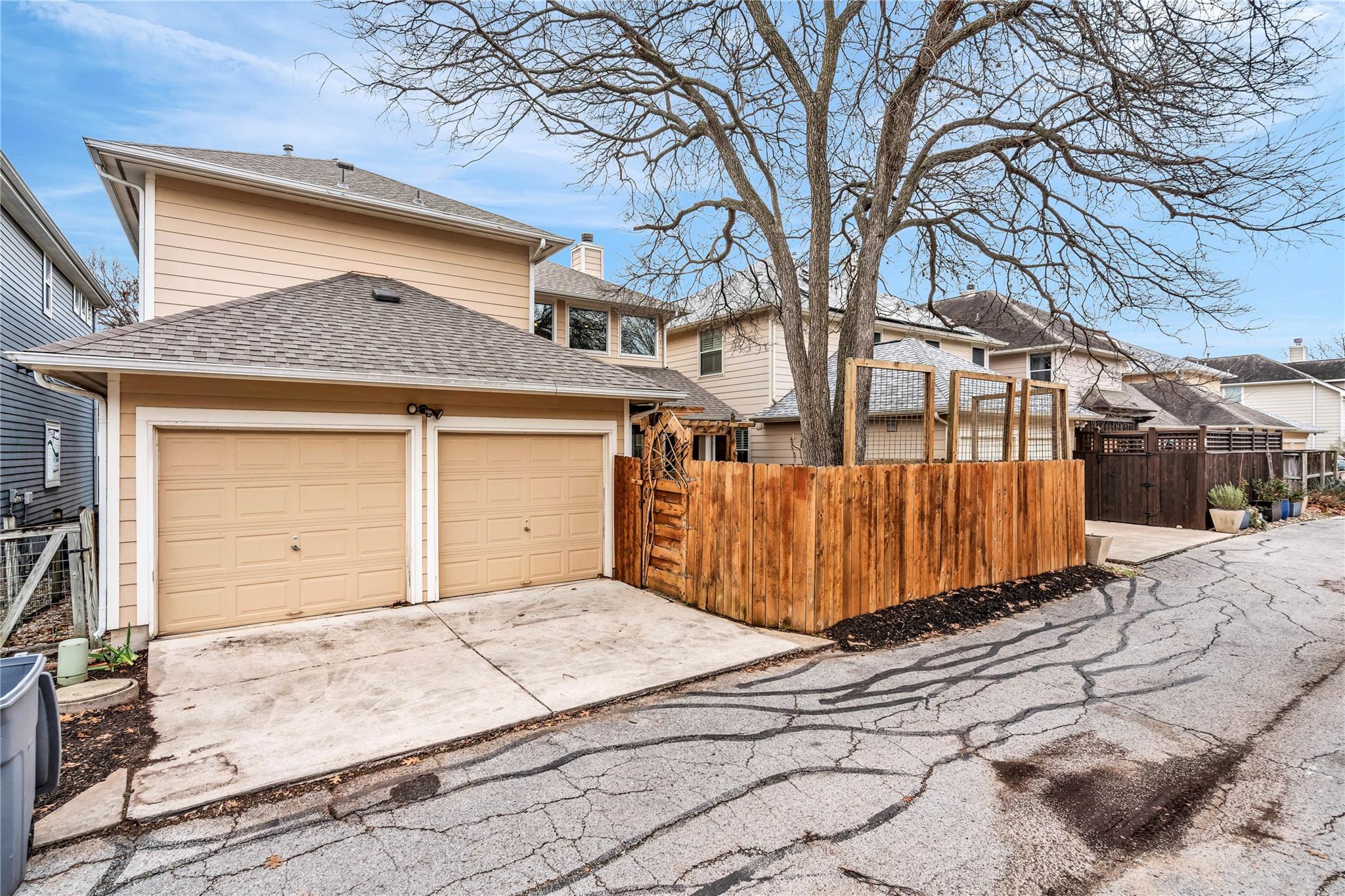 2606 Kinney Oaks CT