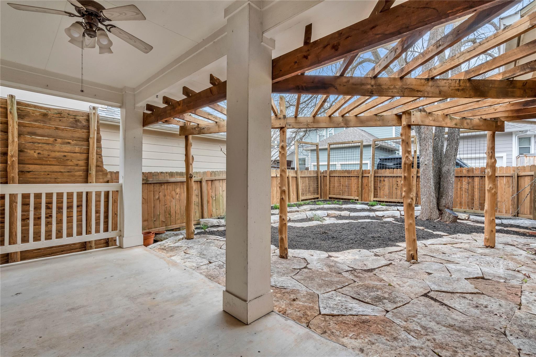 2606 Kinney Oaks CT