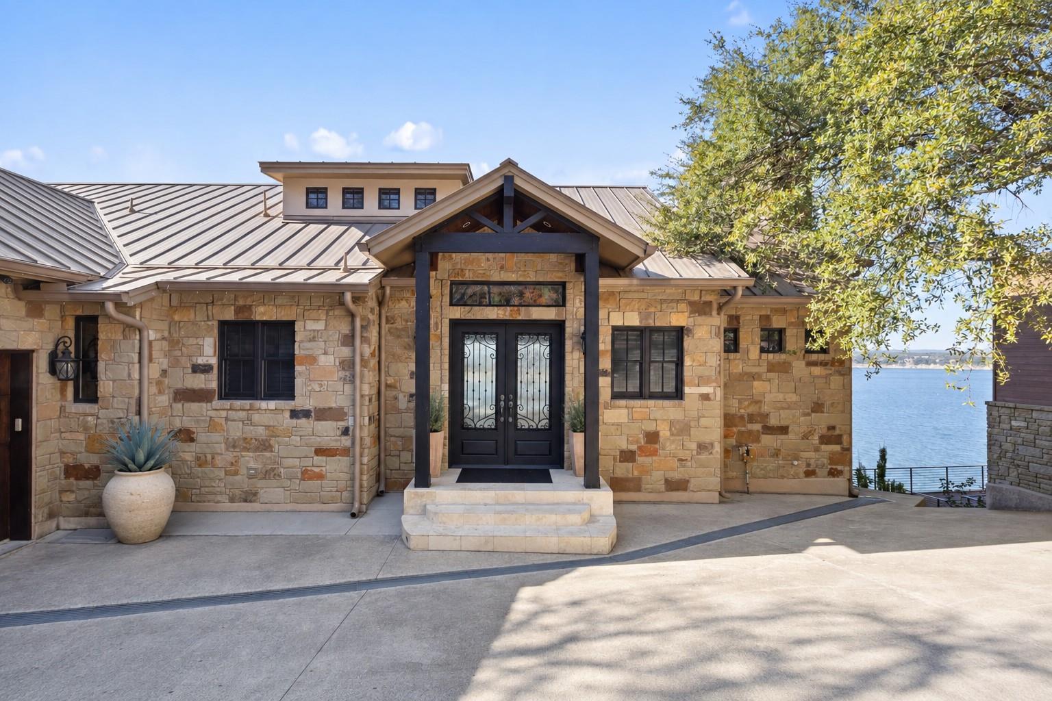 1606 Buffalo Gap RD