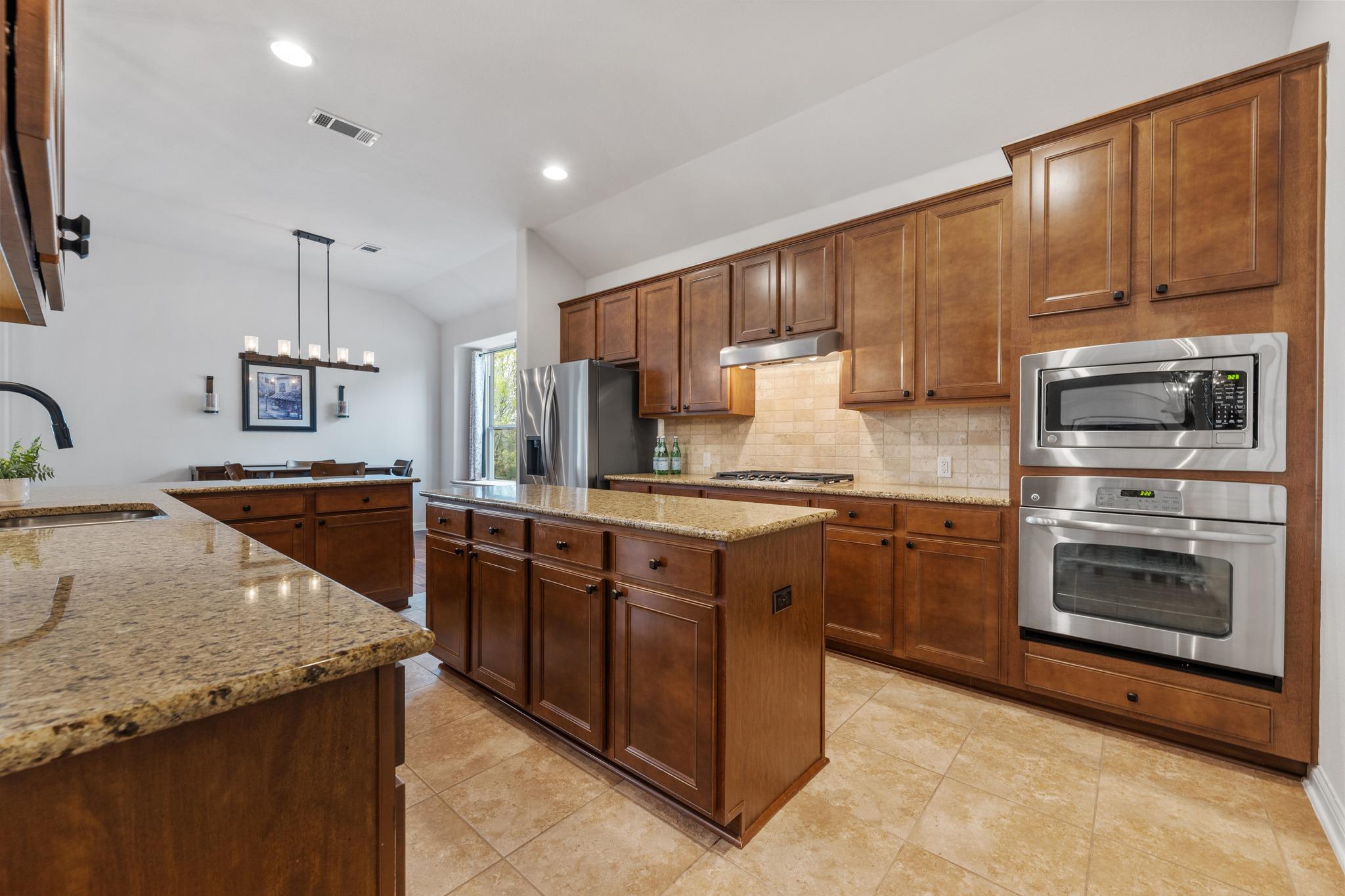 205 Bellagio DR