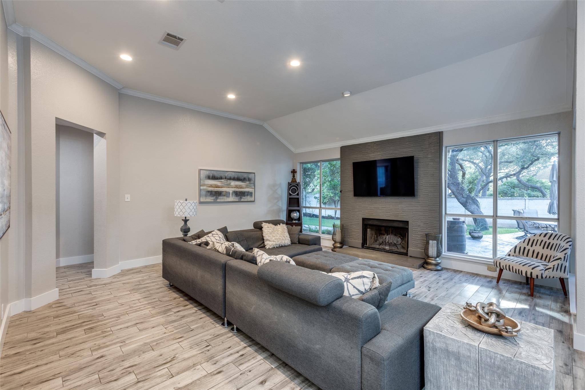 6 Stillmeadow CT