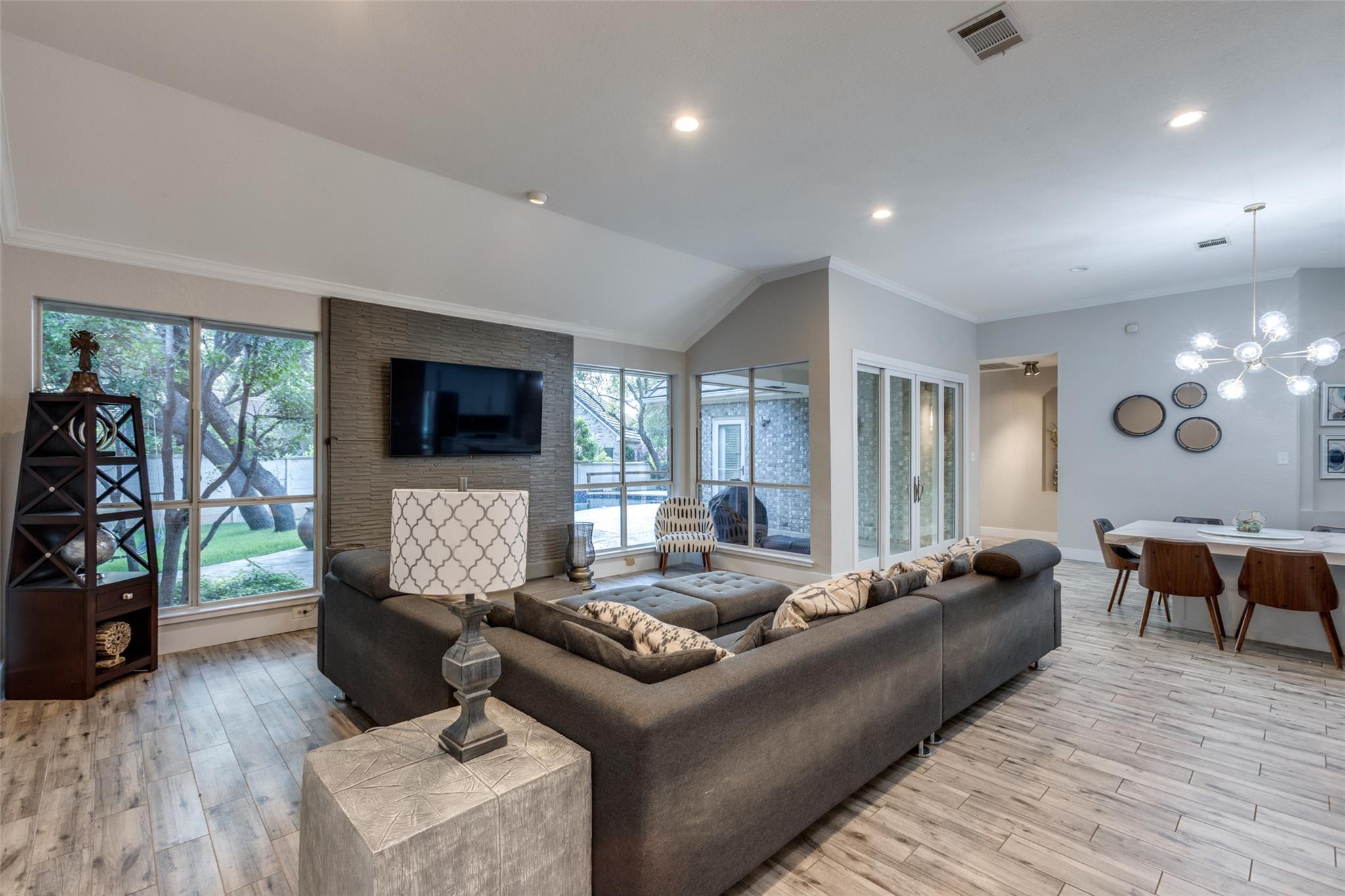 6 Stillmeadow CT