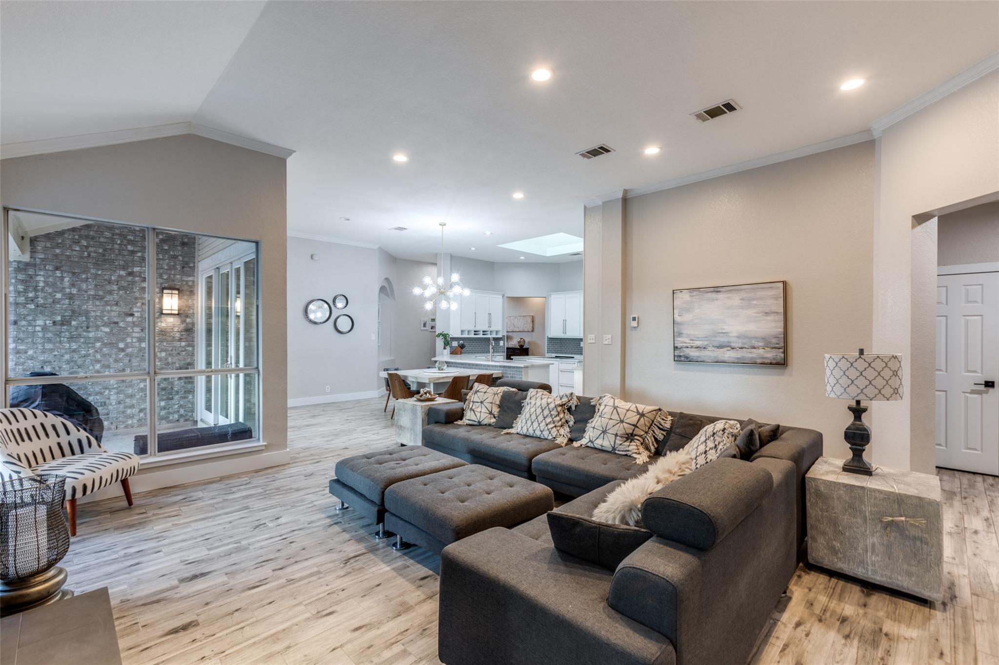 6 Stillmeadow CT