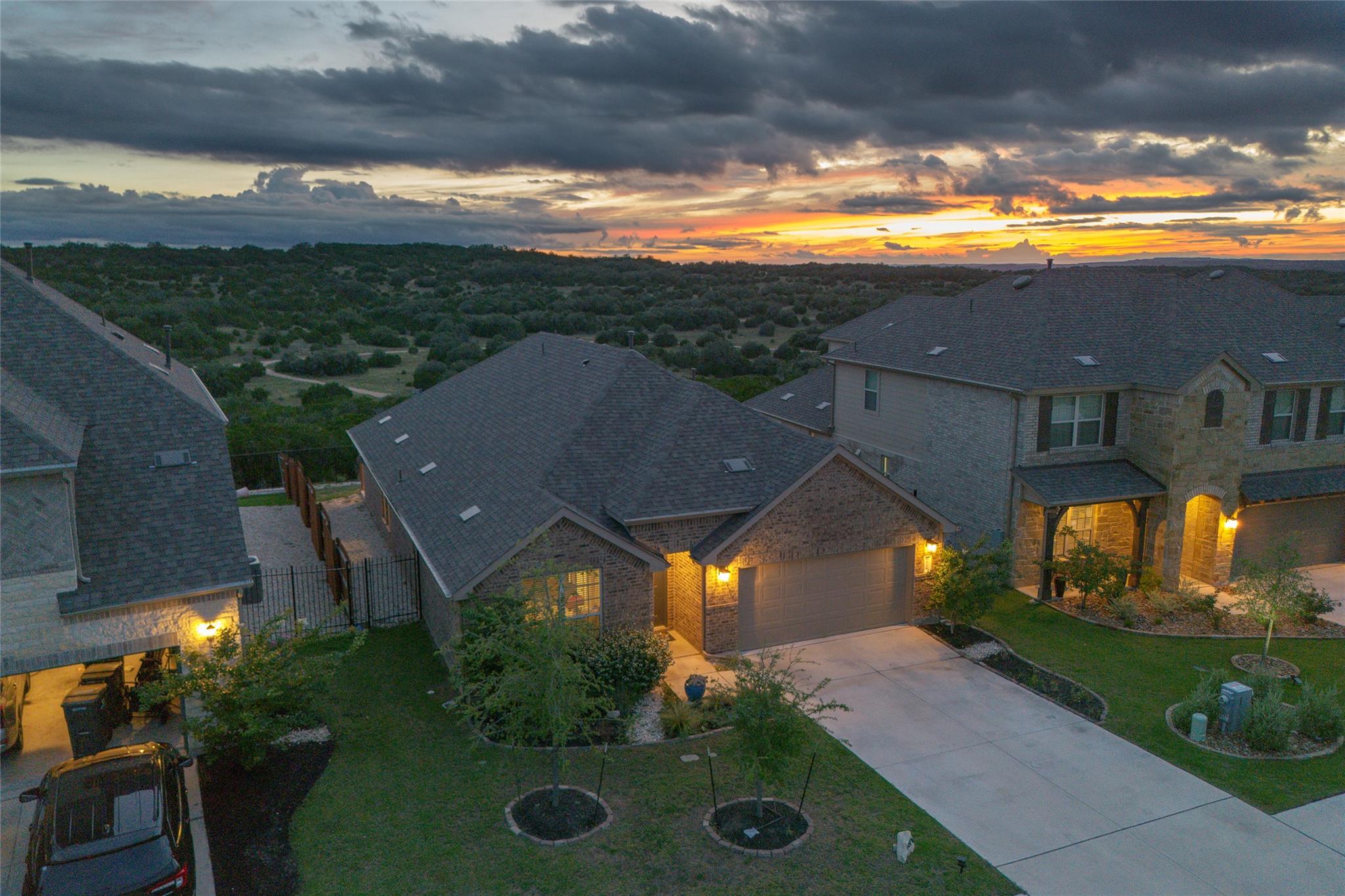 6808 Cliff Rose DR