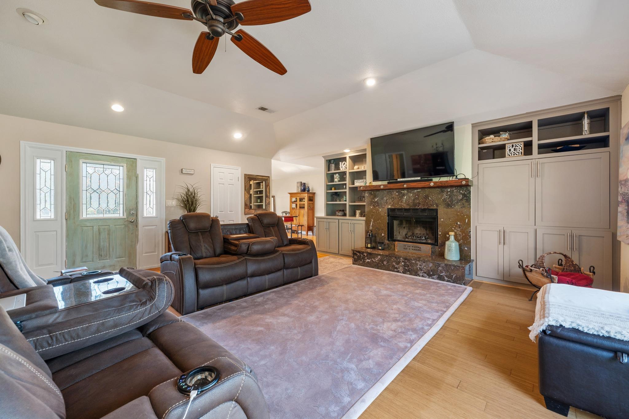 604 Rolling Green DR