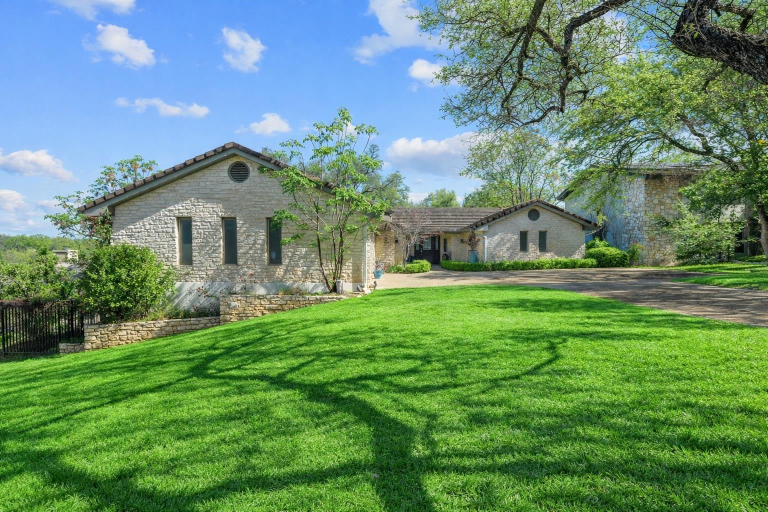 604 Rolling Green DR