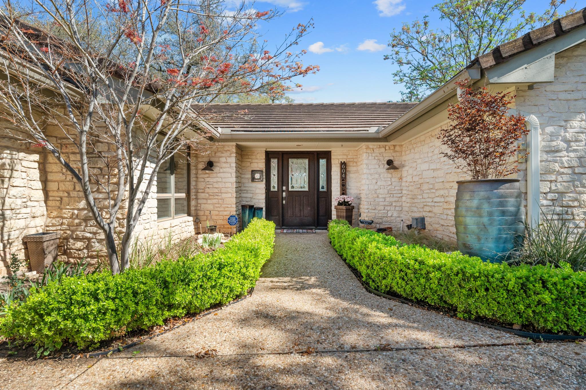 604 Rolling Green DR