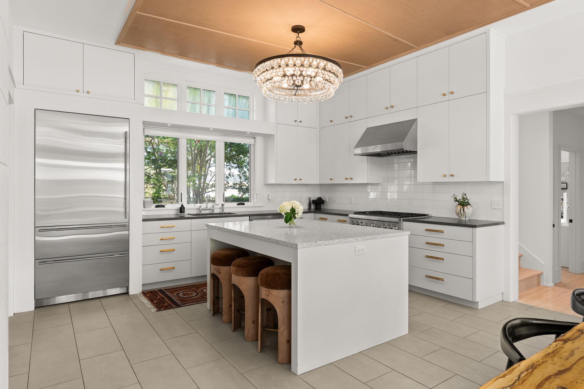 3015 & 3013 Washington Square SQ