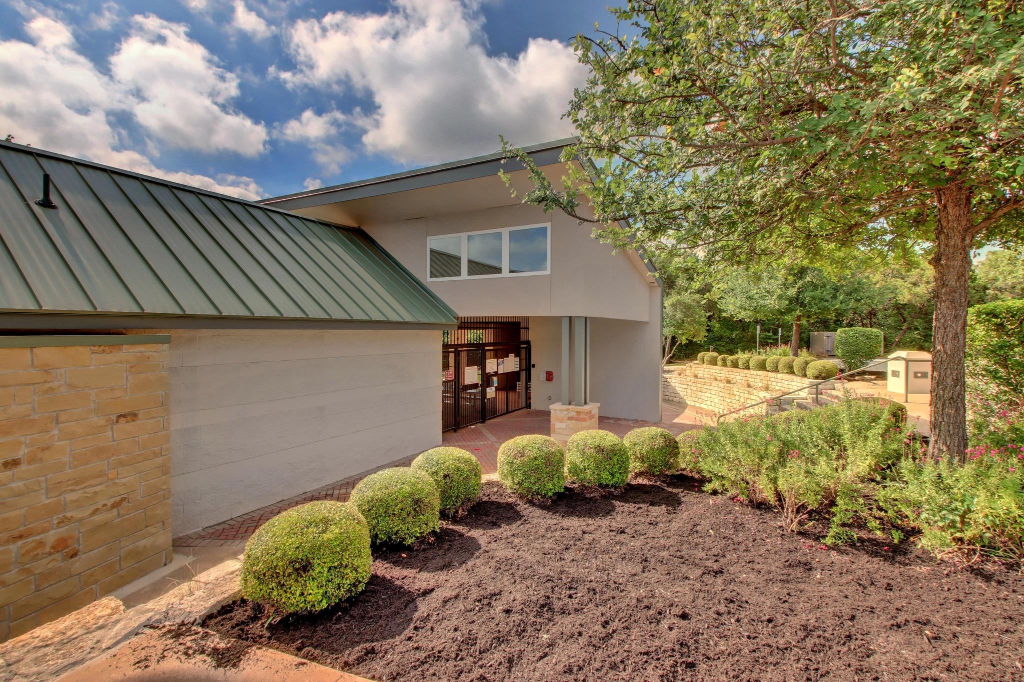 10109 Chestnut Ridge RD