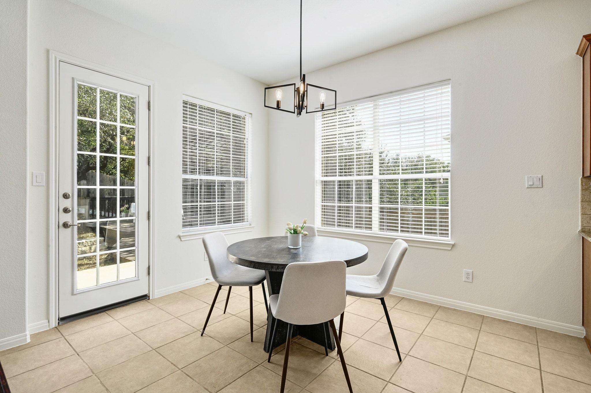 10109 Chestnut Ridge RD