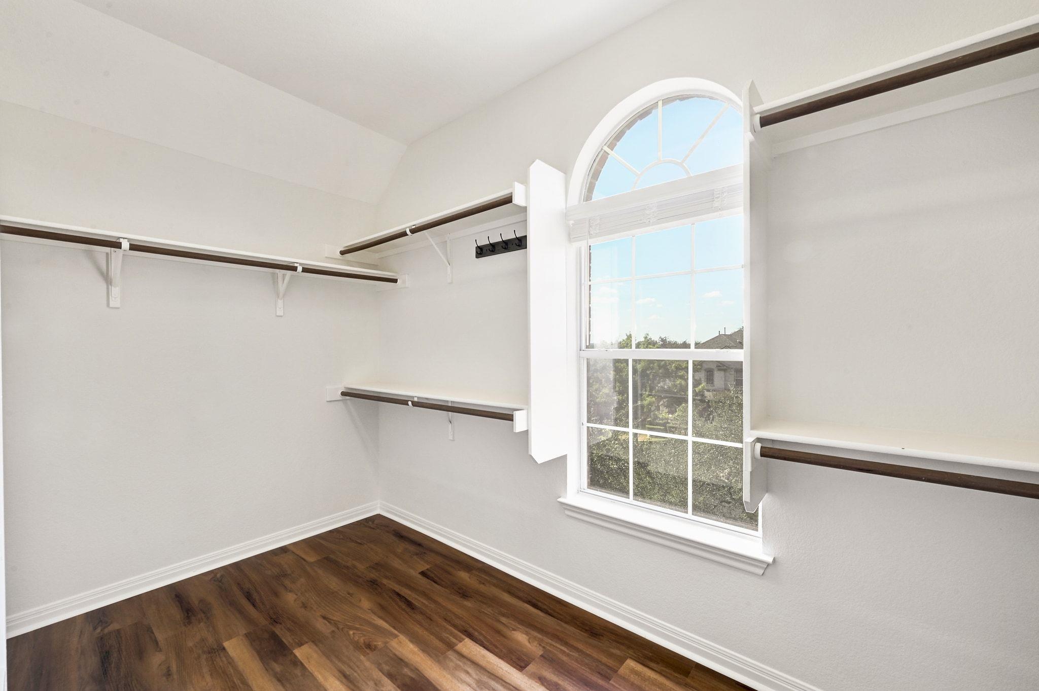 10109 Chestnut Ridge RD