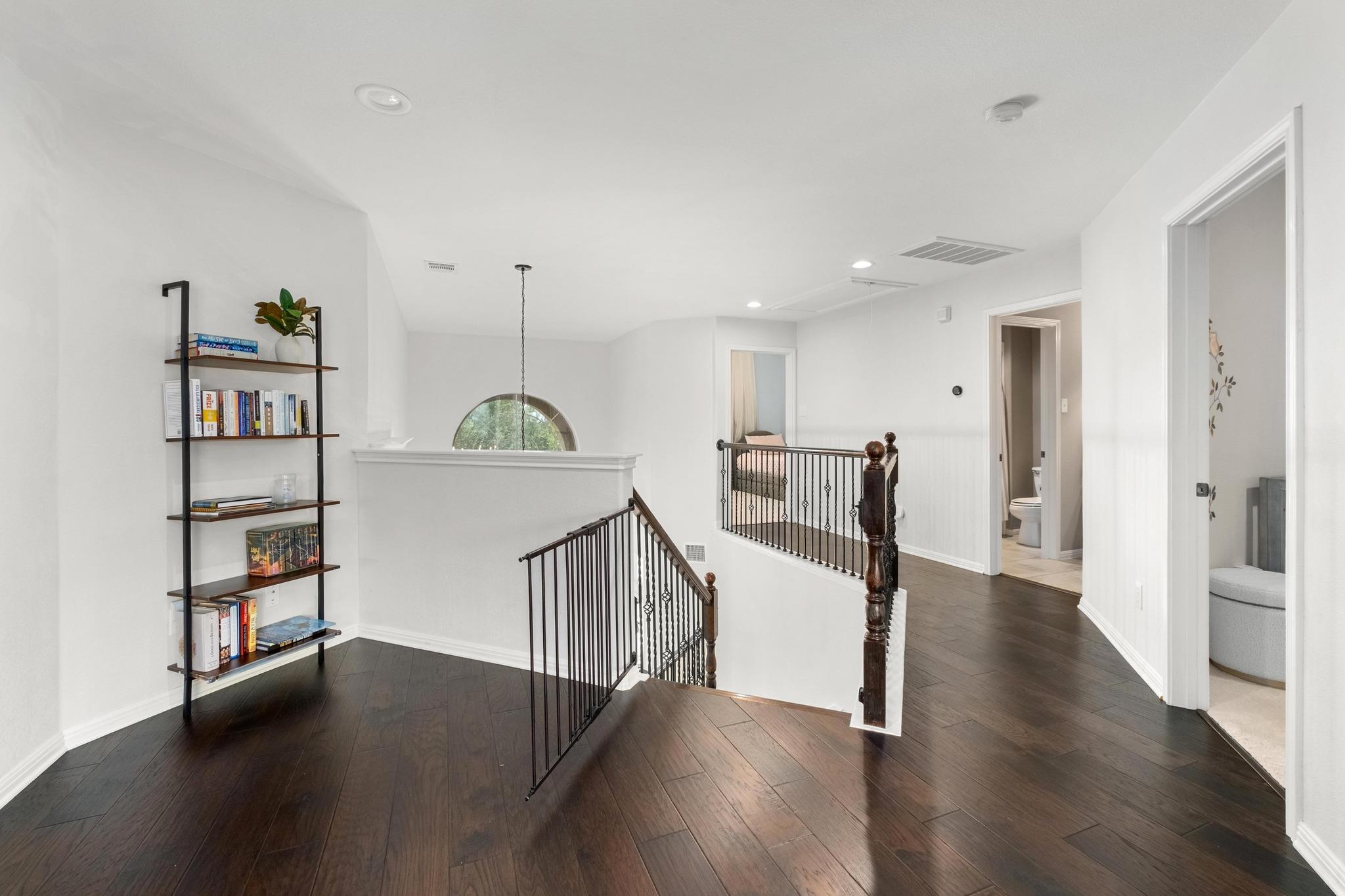 5701 Sunset RDG