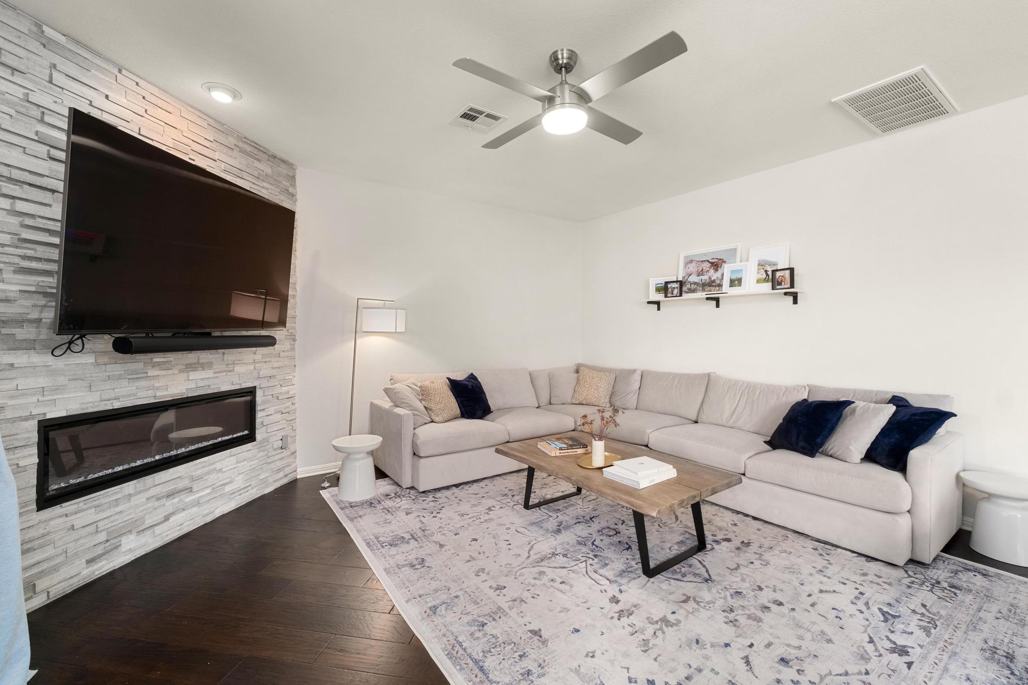 5701 Sunset RDG