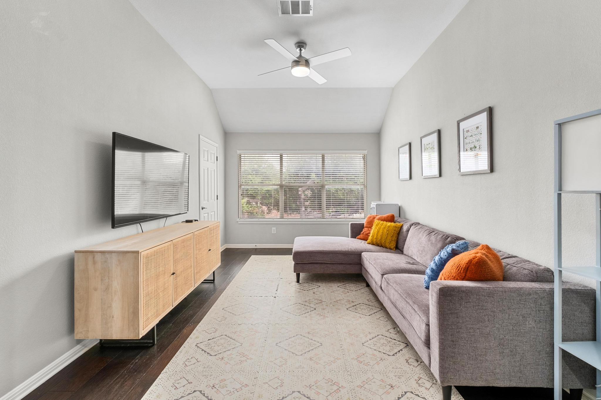 5701 Sunset RDG