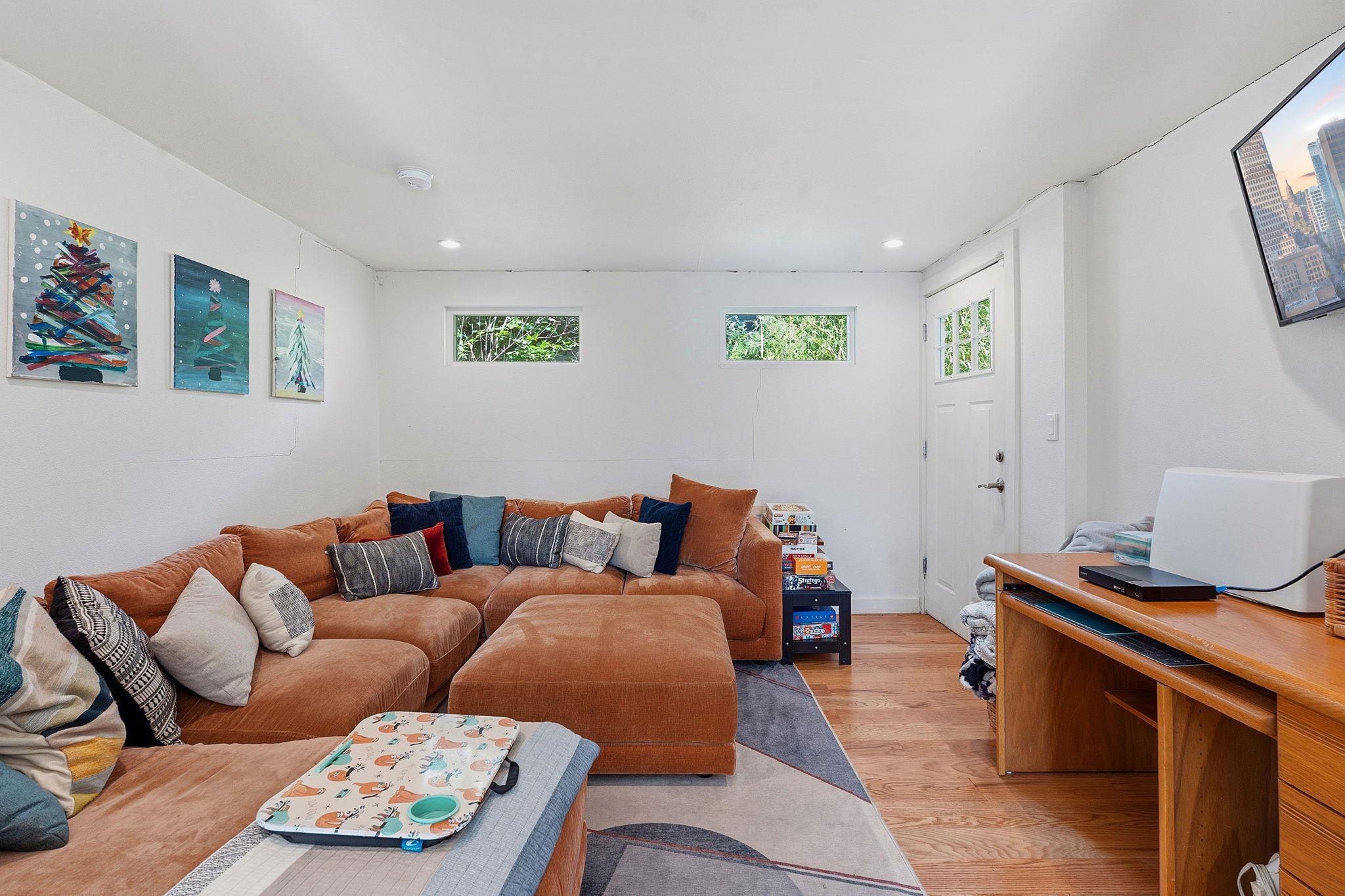 2800 W 50th ST