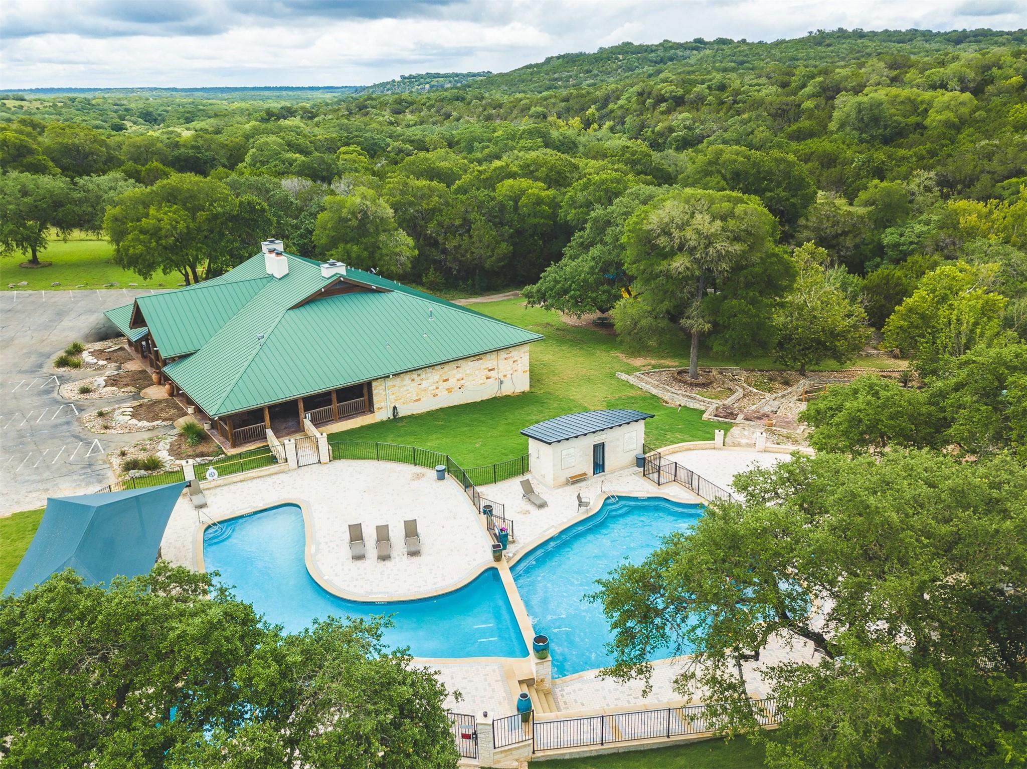 736 Covered Bridge DR