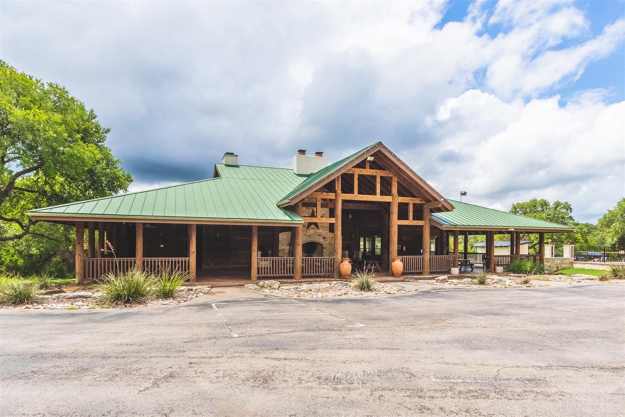 736 Covered Bridge DR