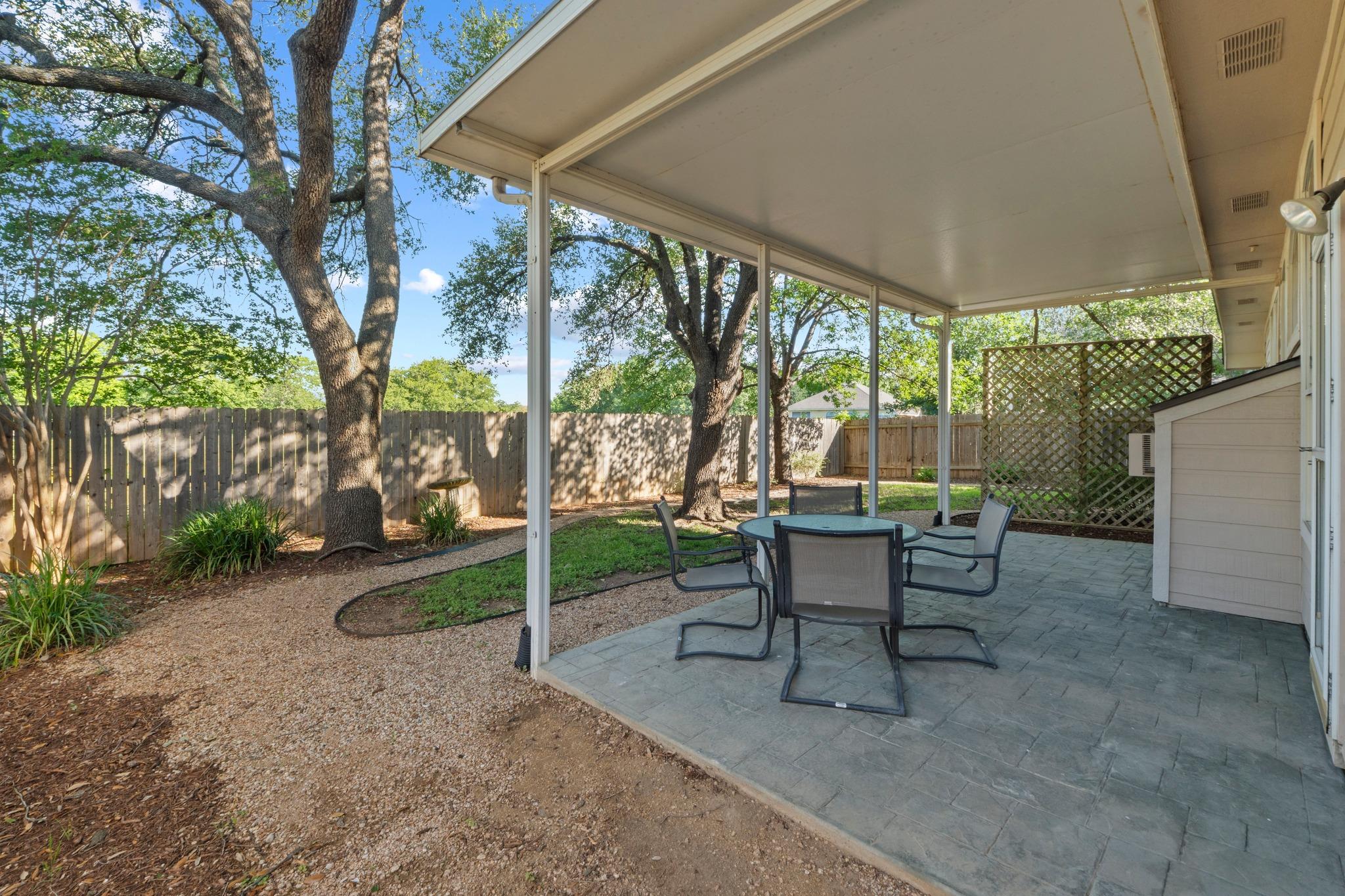 8620 Little Laura DR