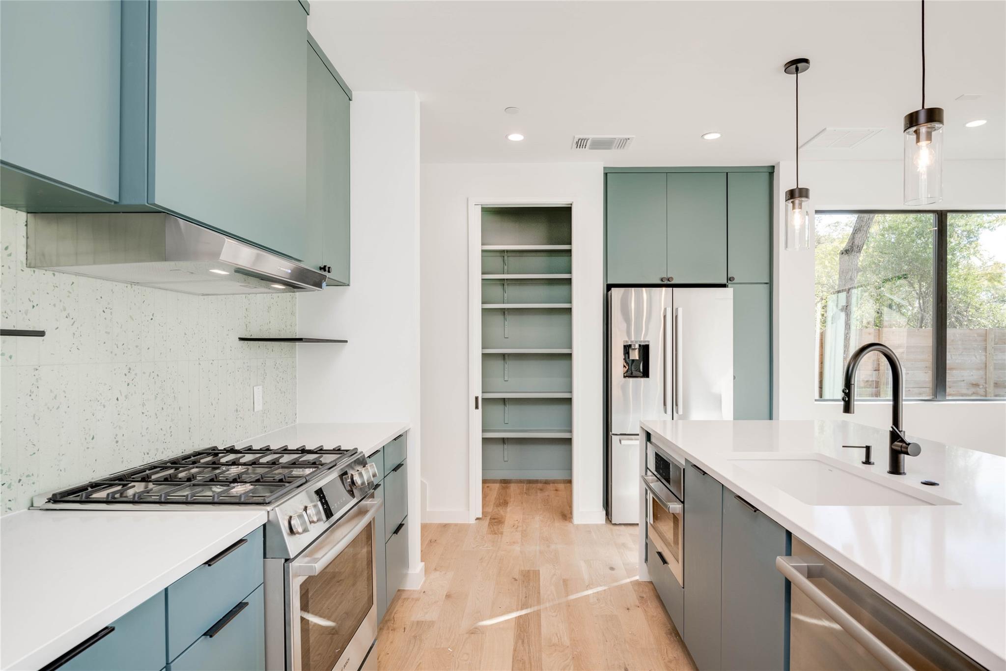 1103 Cherico ST # 3B