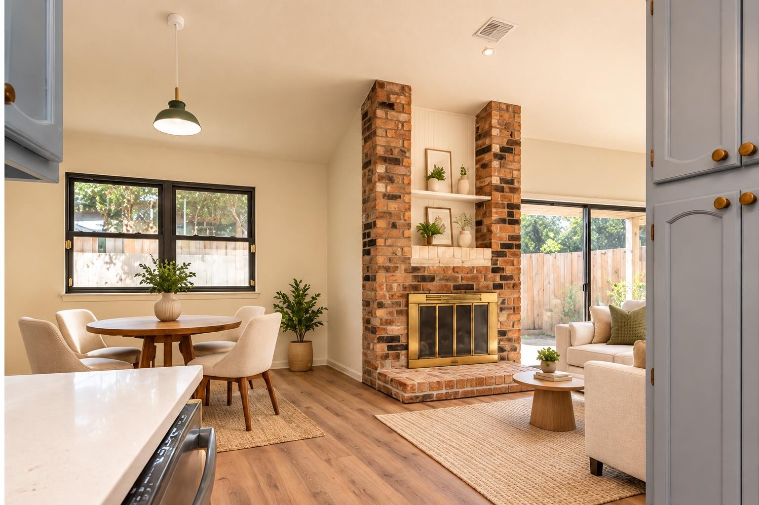 7203 Coronado CIR