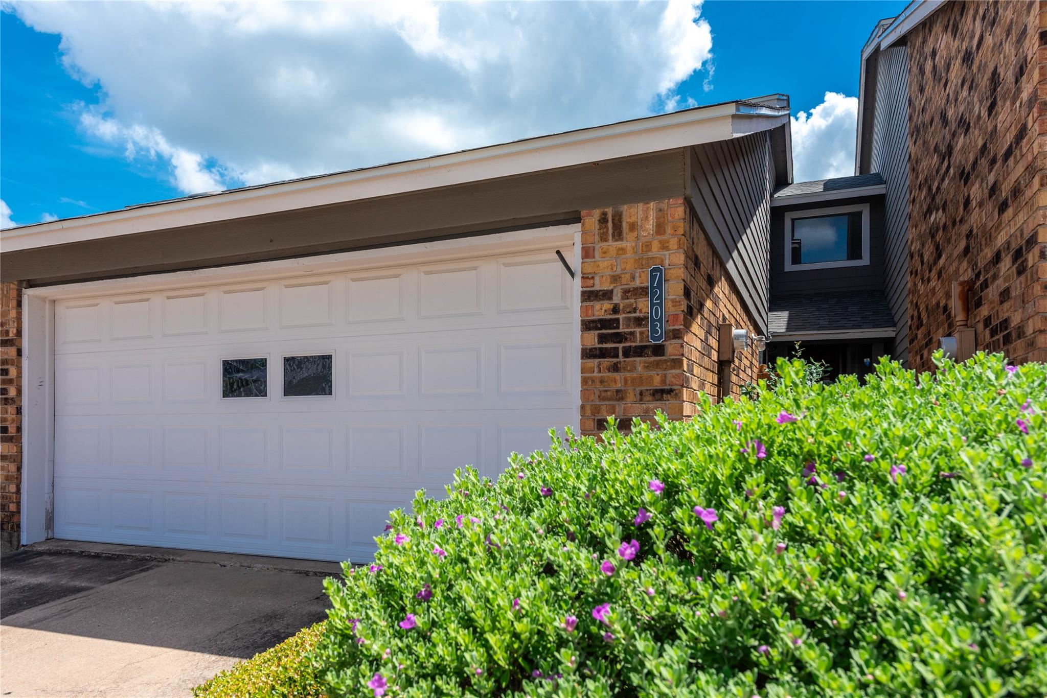 7203 Coronado CIR