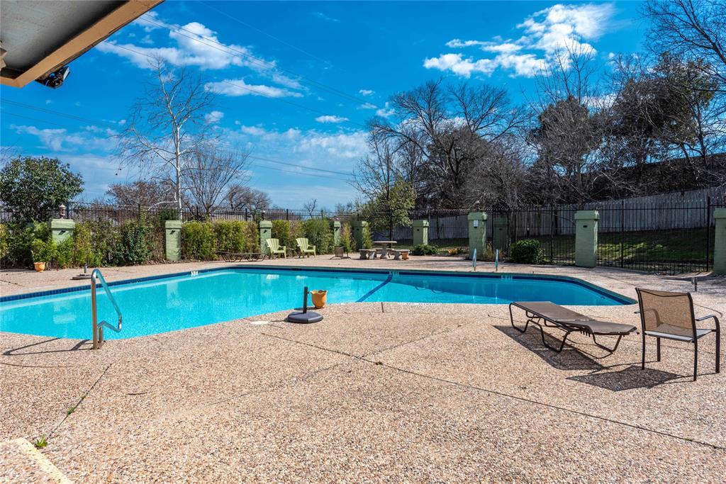7203 Coronado CIR