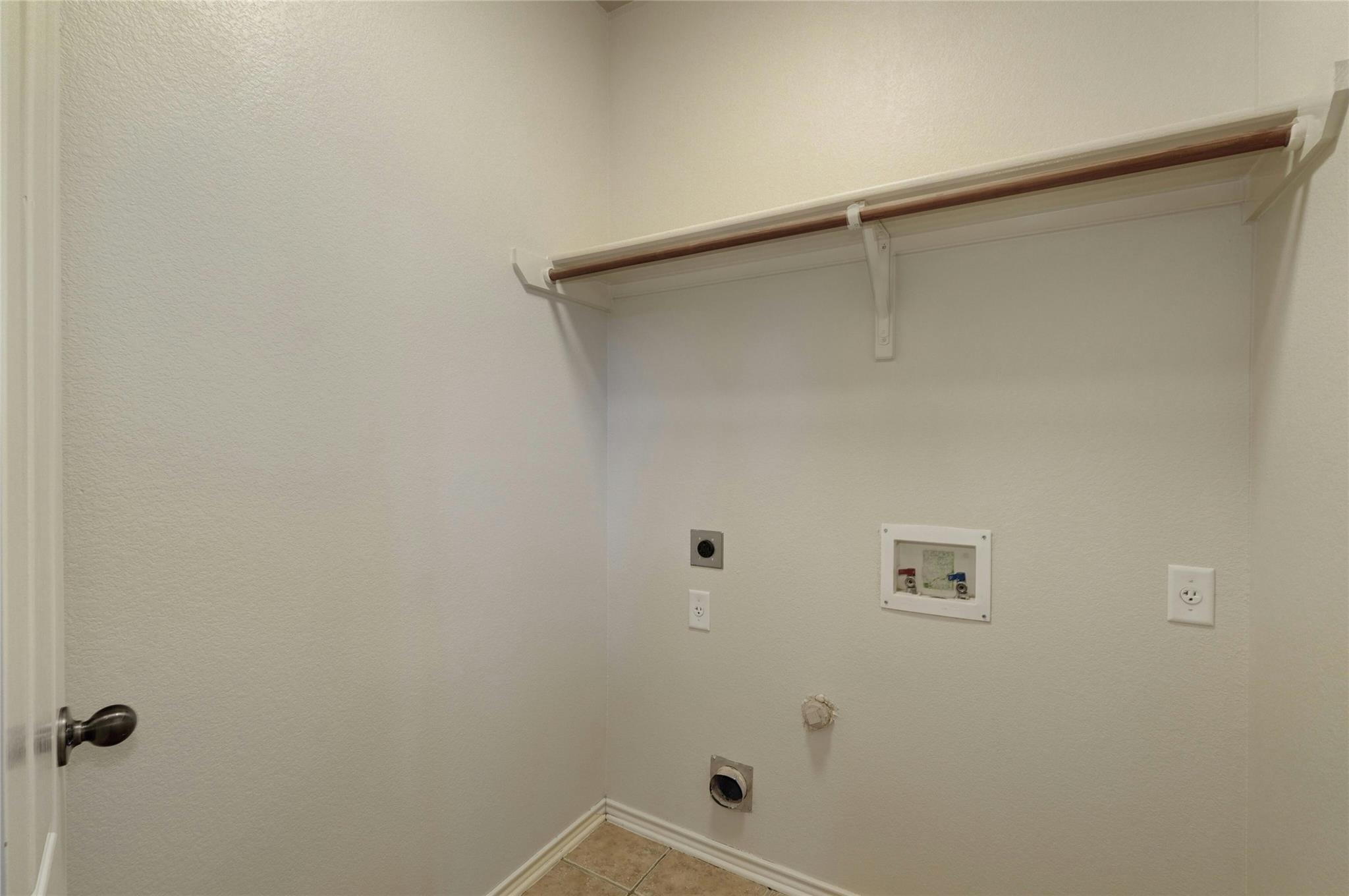 8227 Liberty Walk DR