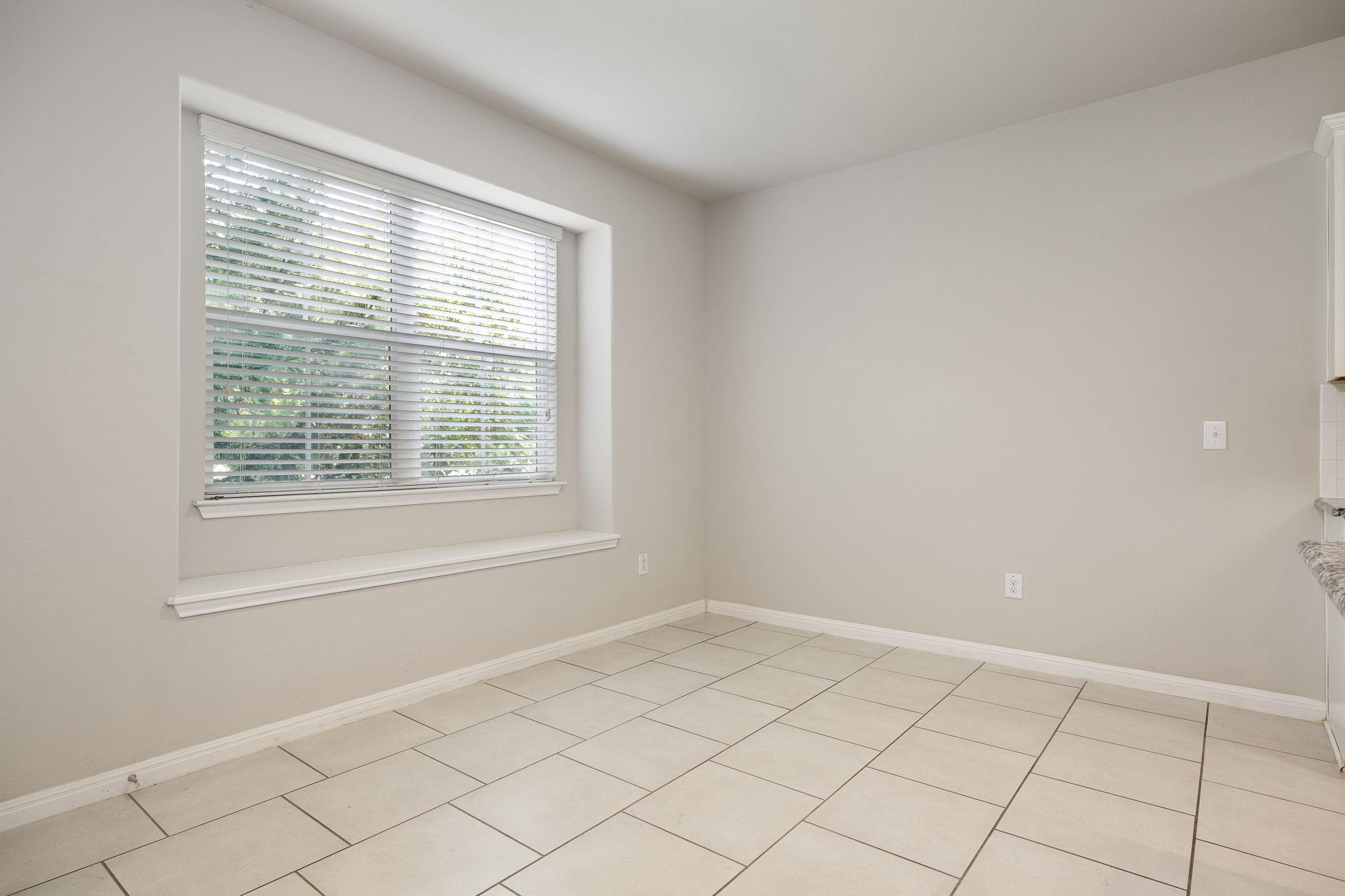 422 Epiphany LN