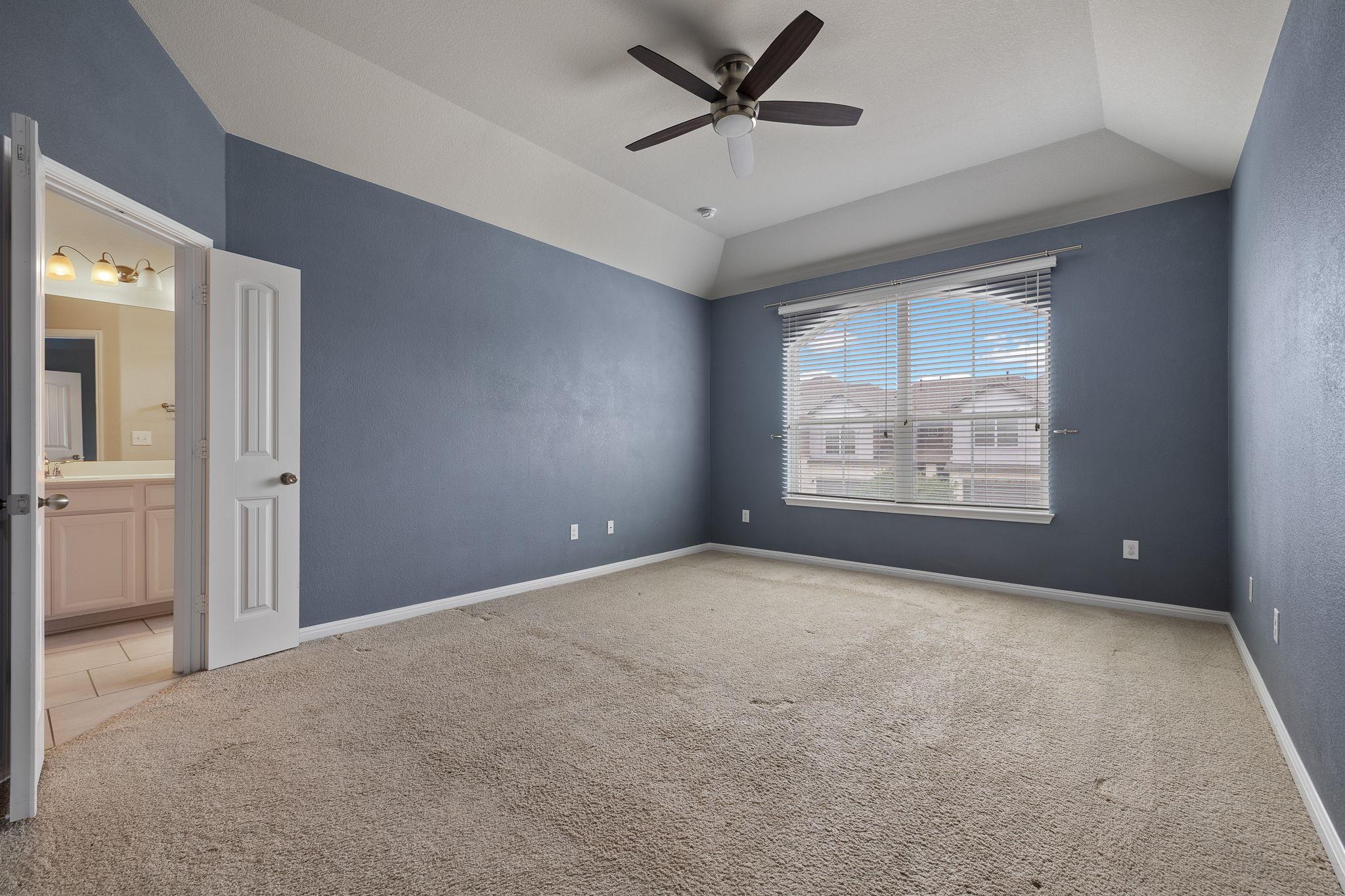422 Epiphany LN