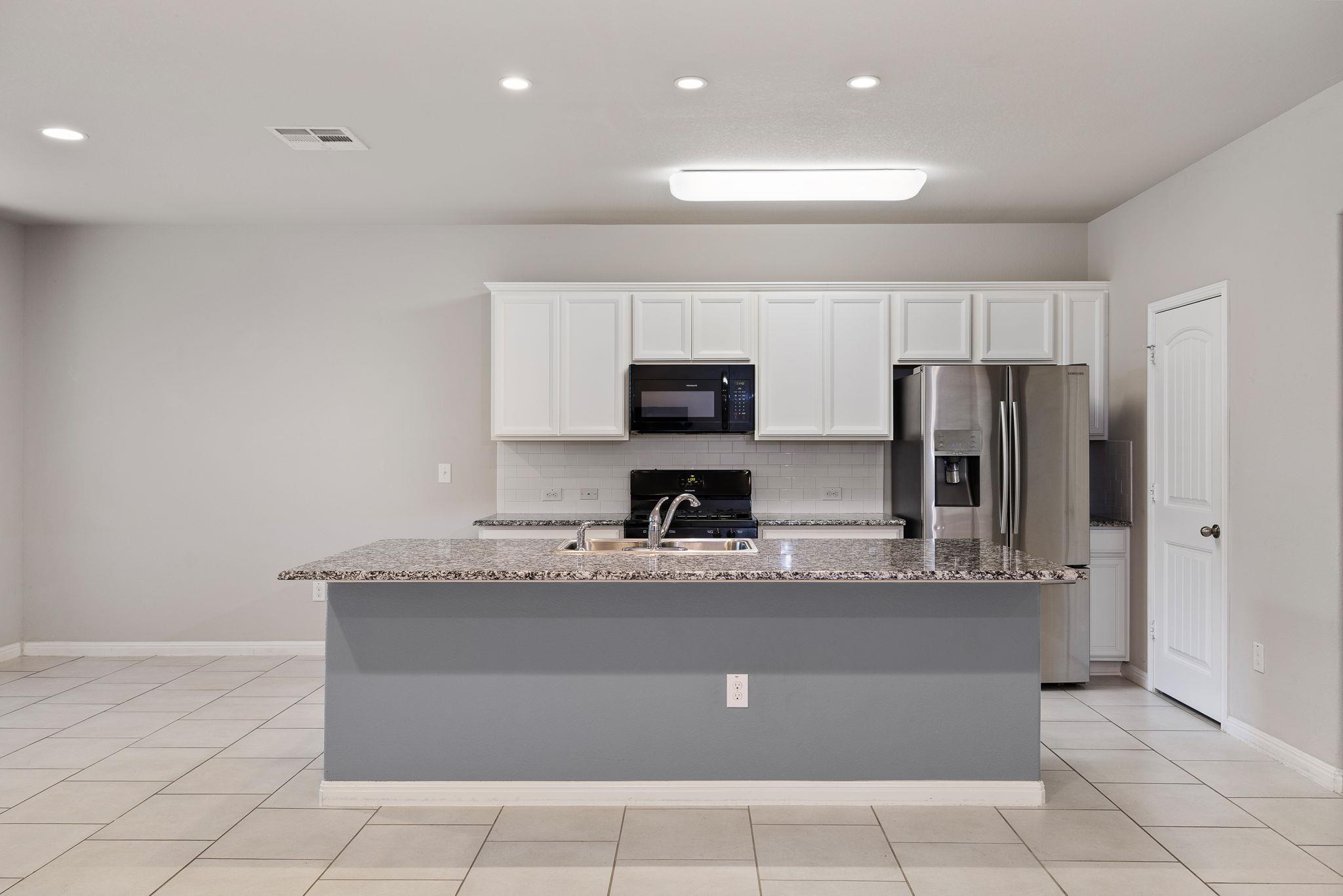 422 Epiphany LN