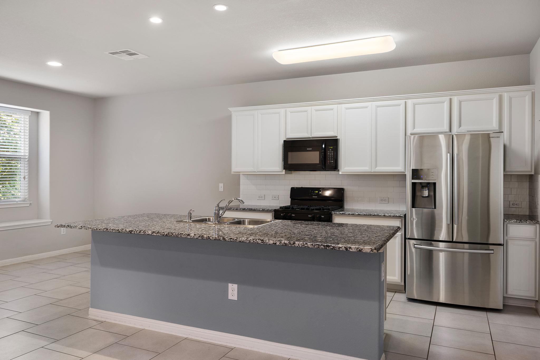 422 Epiphany LN