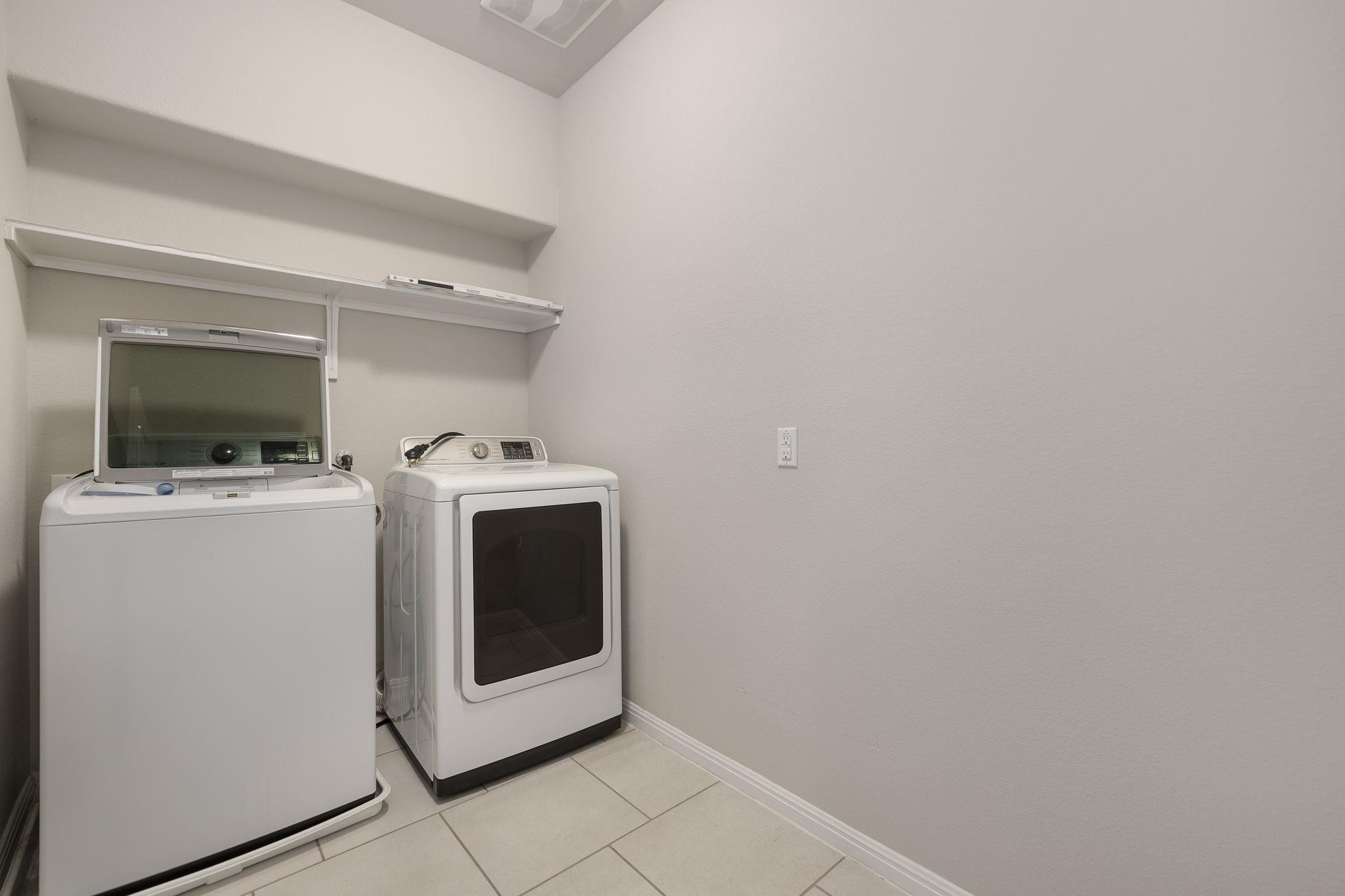 422 Epiphany LN