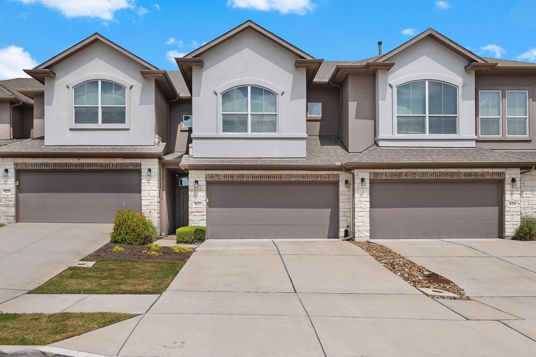 422 Epiphany LN